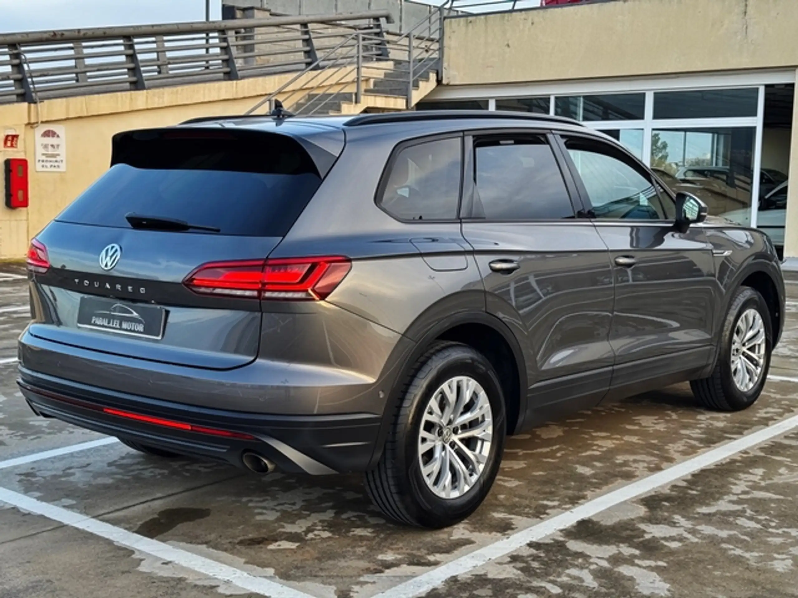 Volkswagen - Touareg