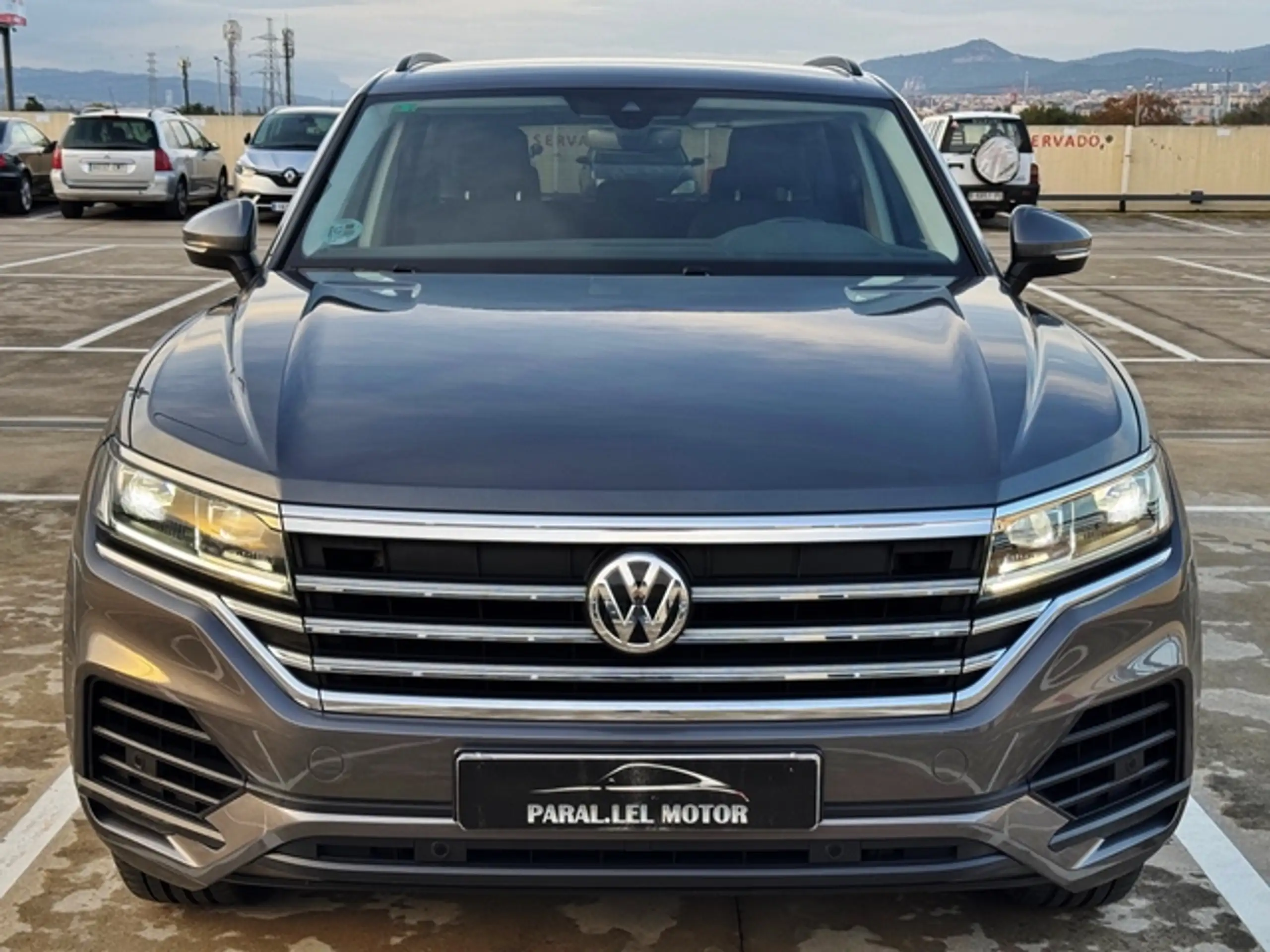 Volkswagen - Touareg