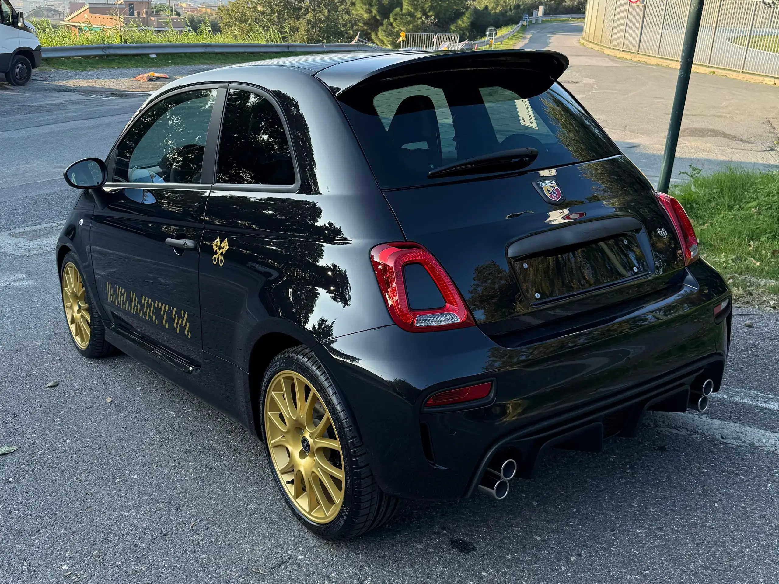 Abarth - 695