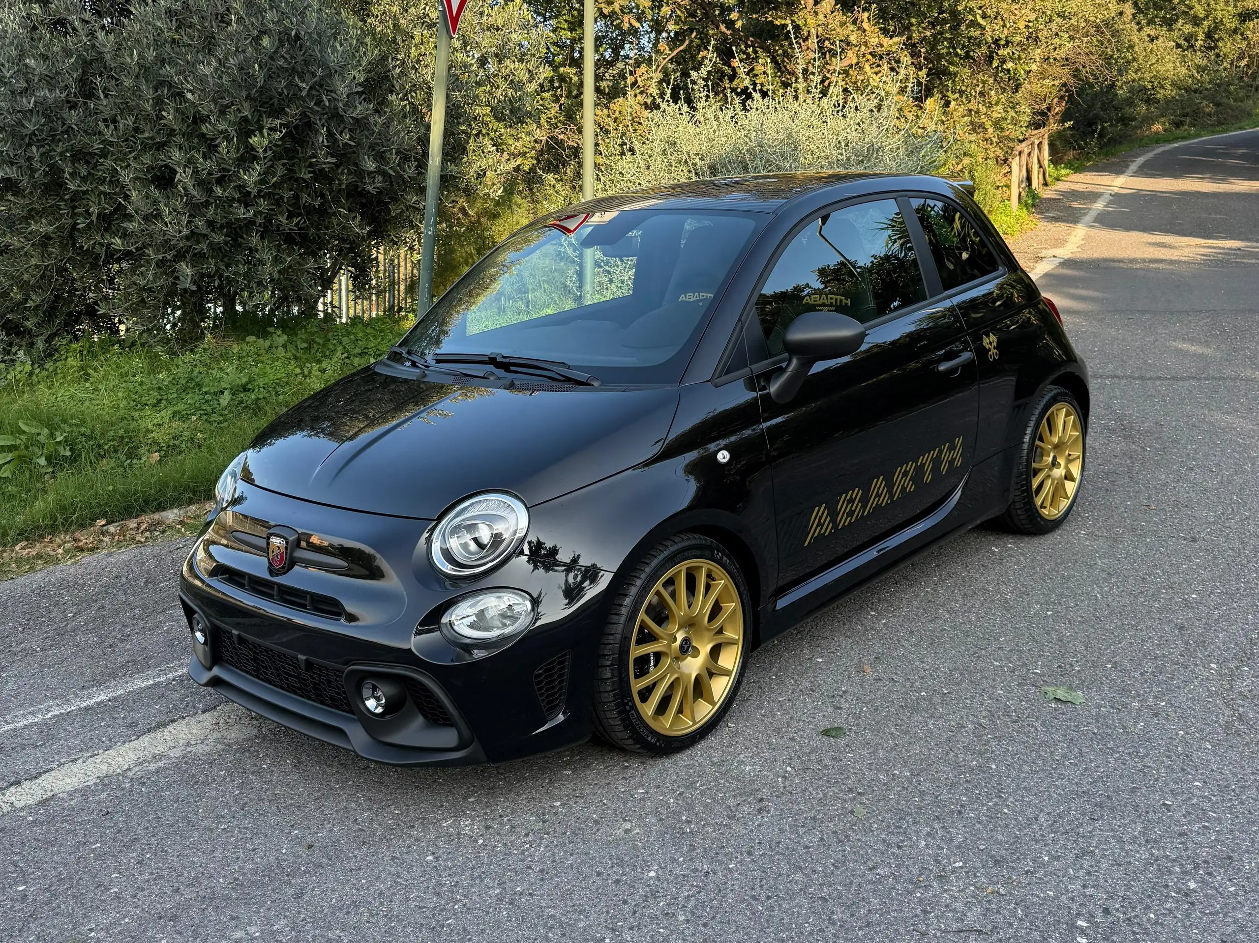 Abarth - 695