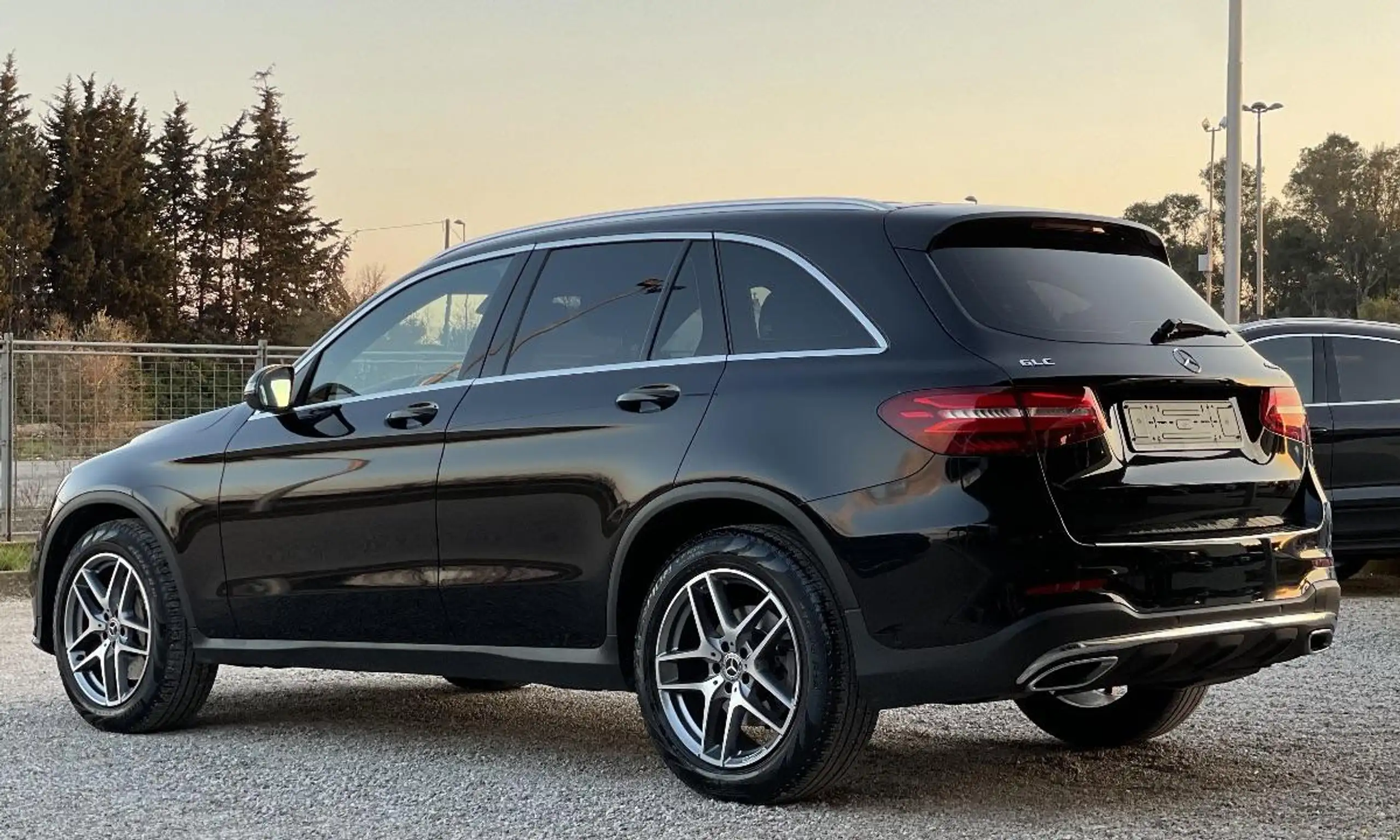 Mercedes-Benz - GLC 250