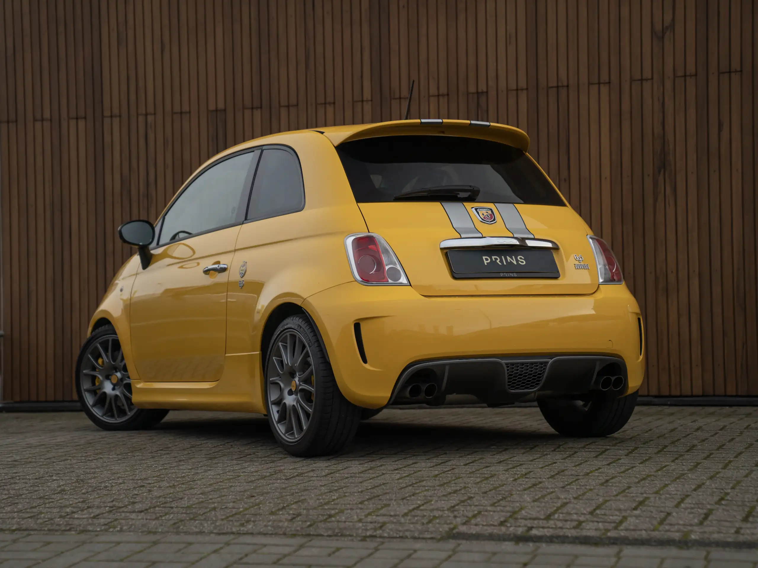 Abarth - 695