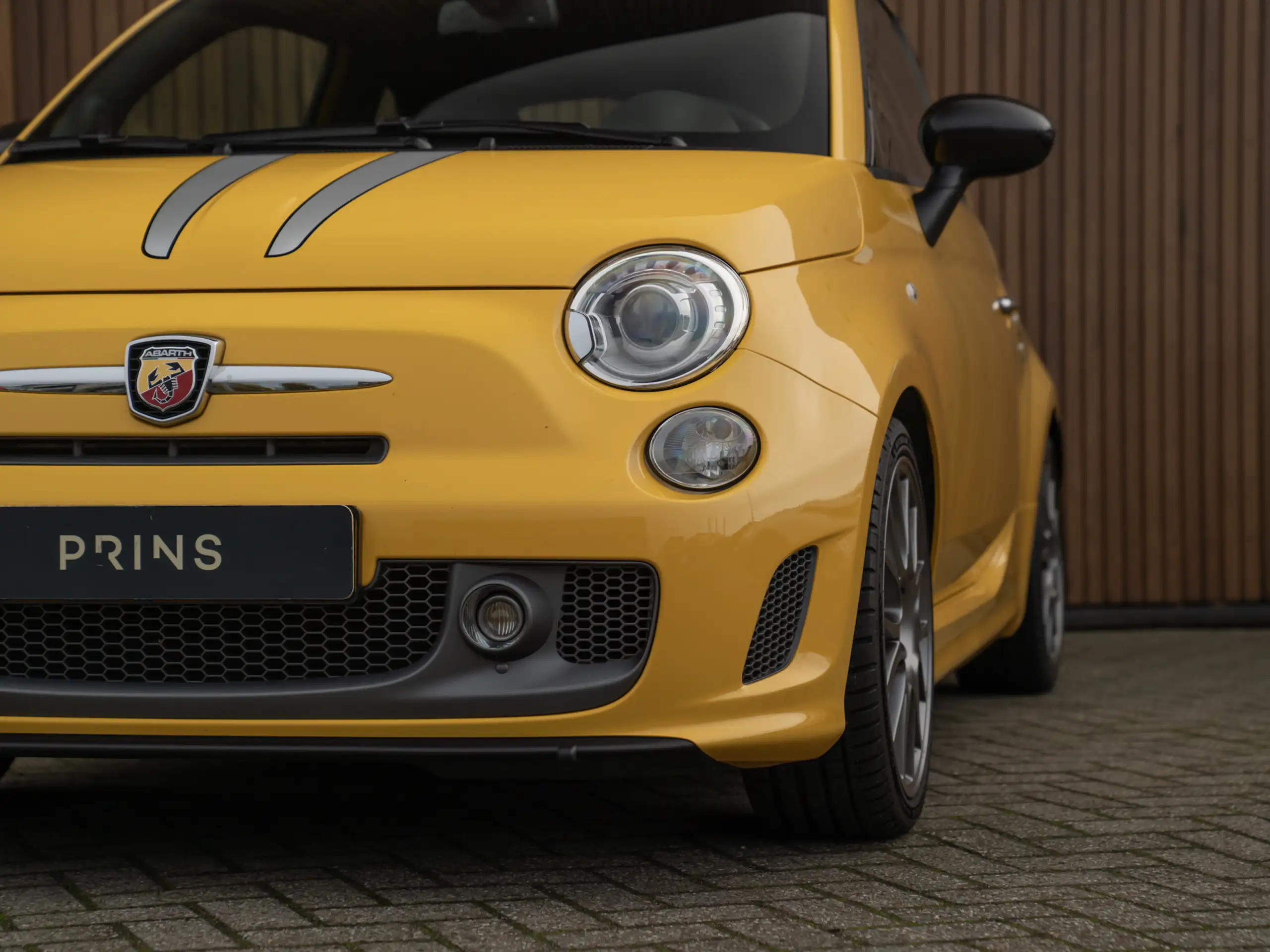 Abarth - 695