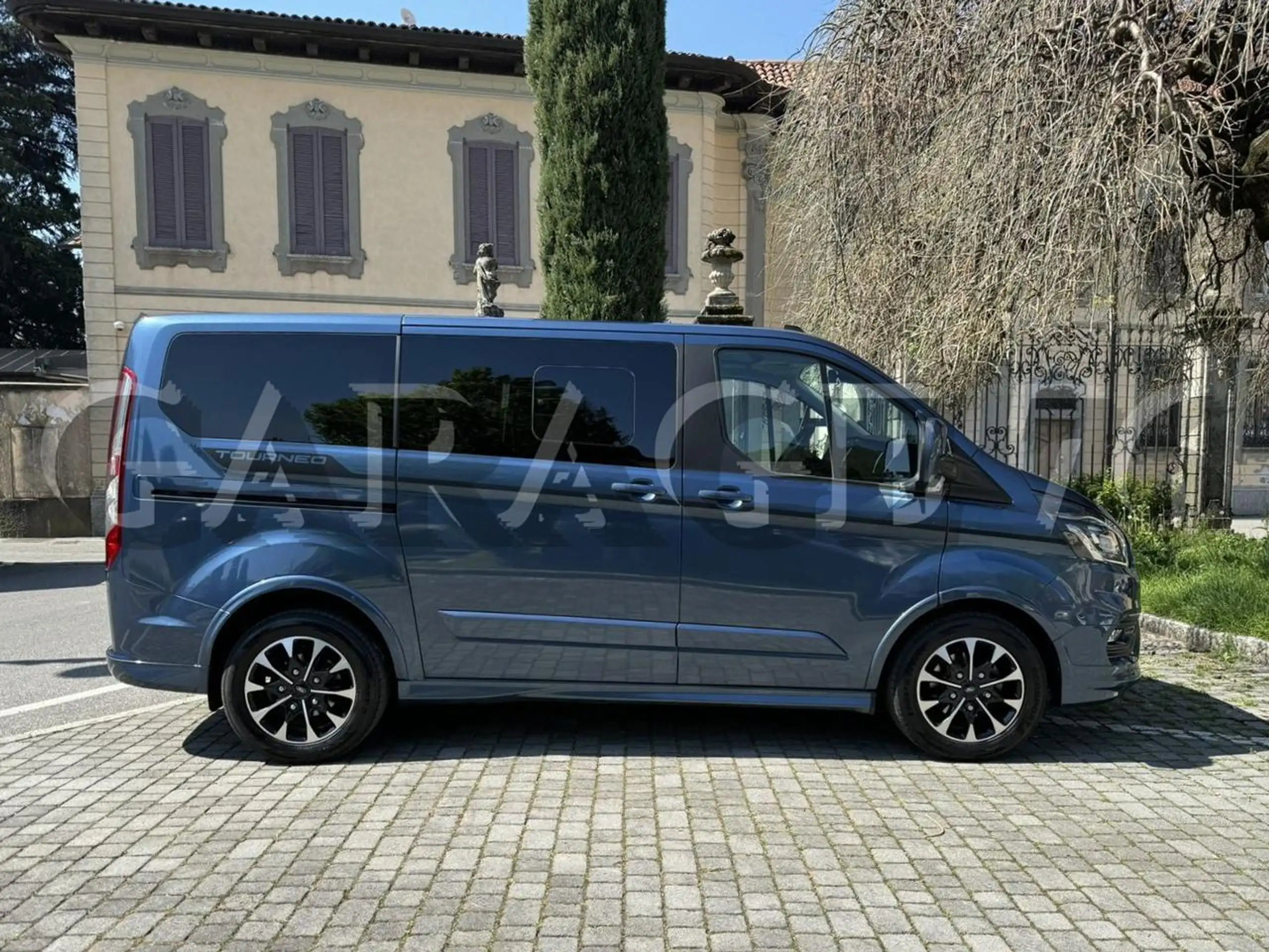 Ford - Tourneo Custom