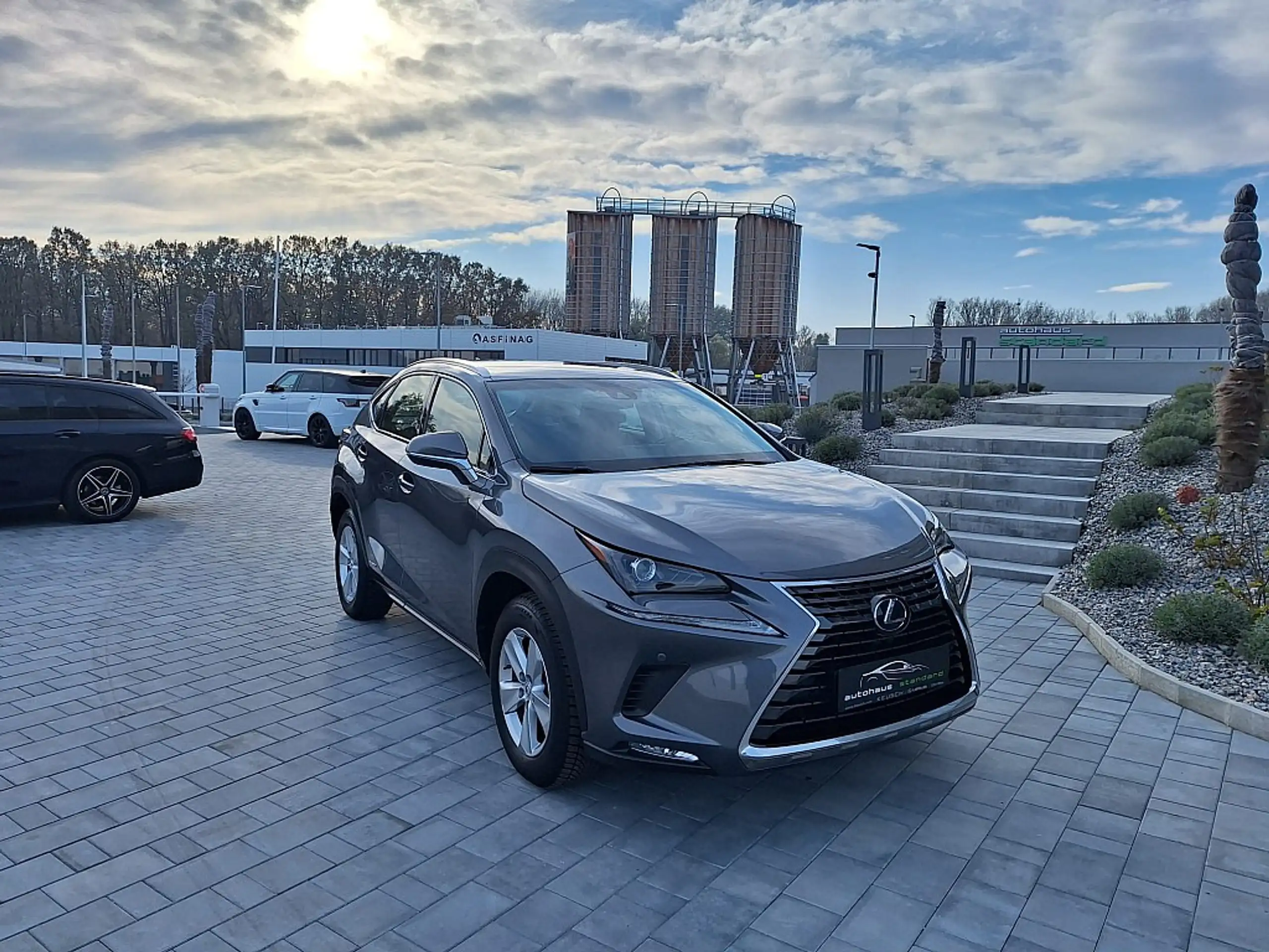 Lexus - NX 300h