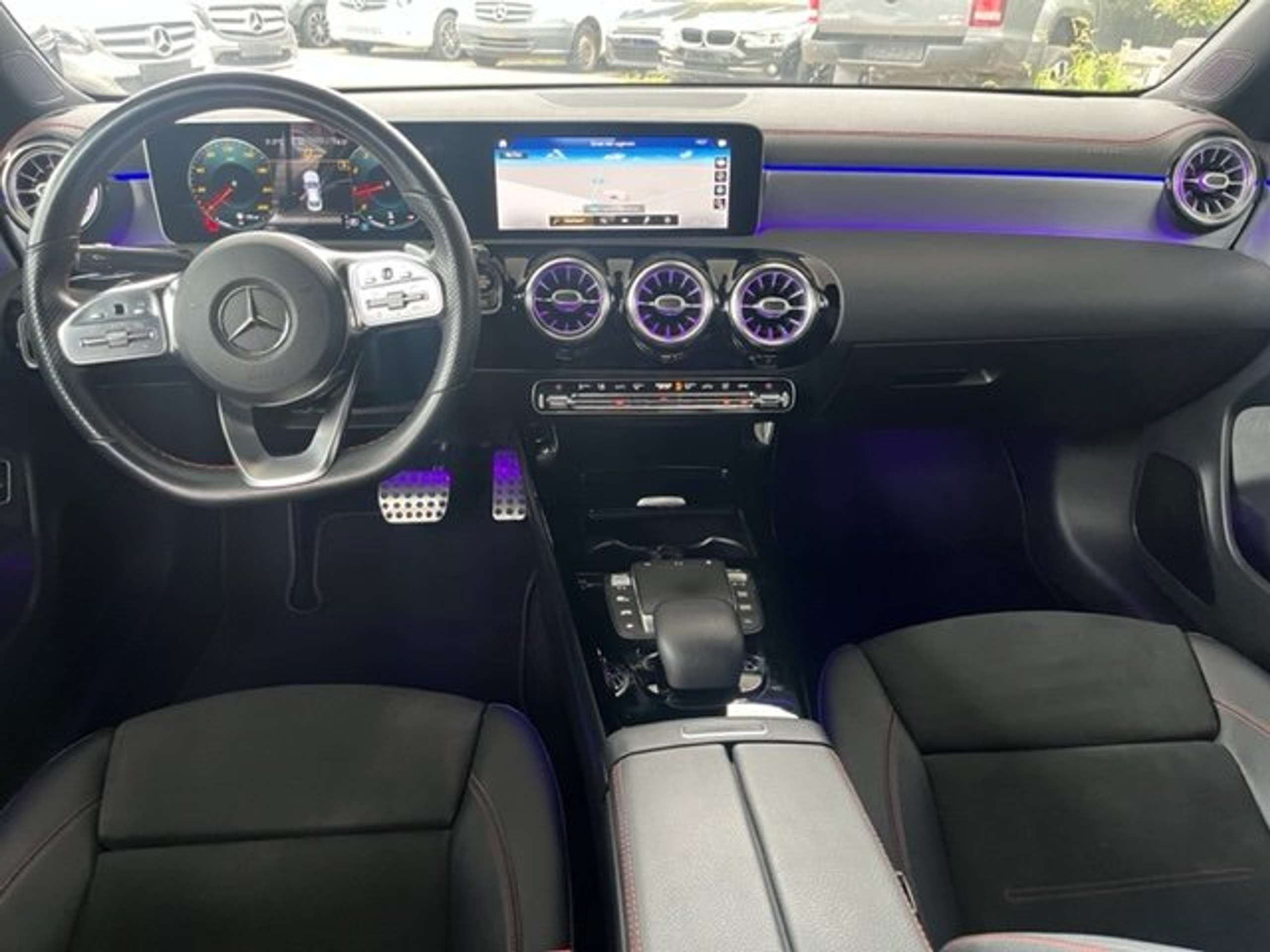 Mercedes-Benz - CLA 180