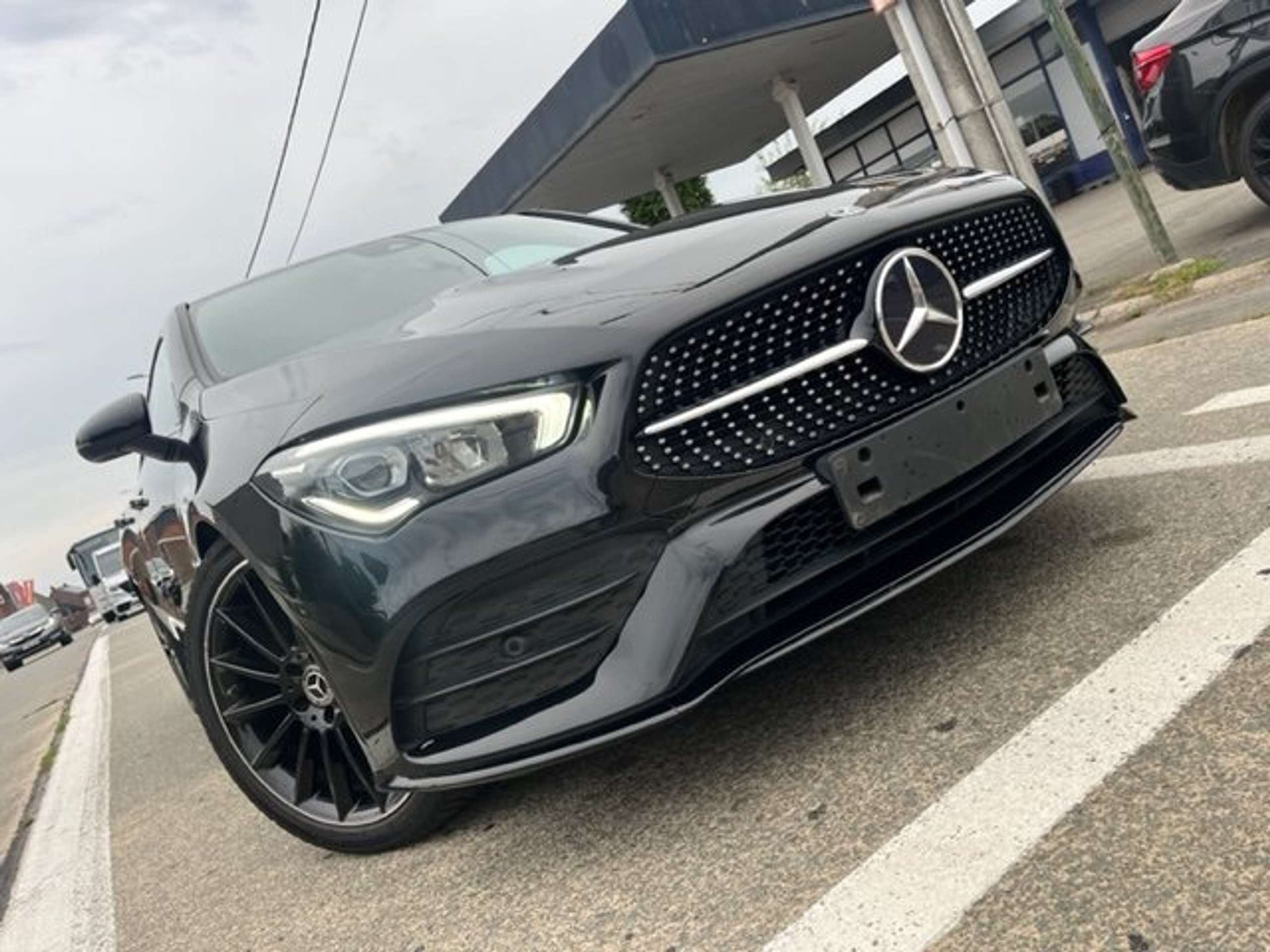 Mercedes-Benz - CLA 180