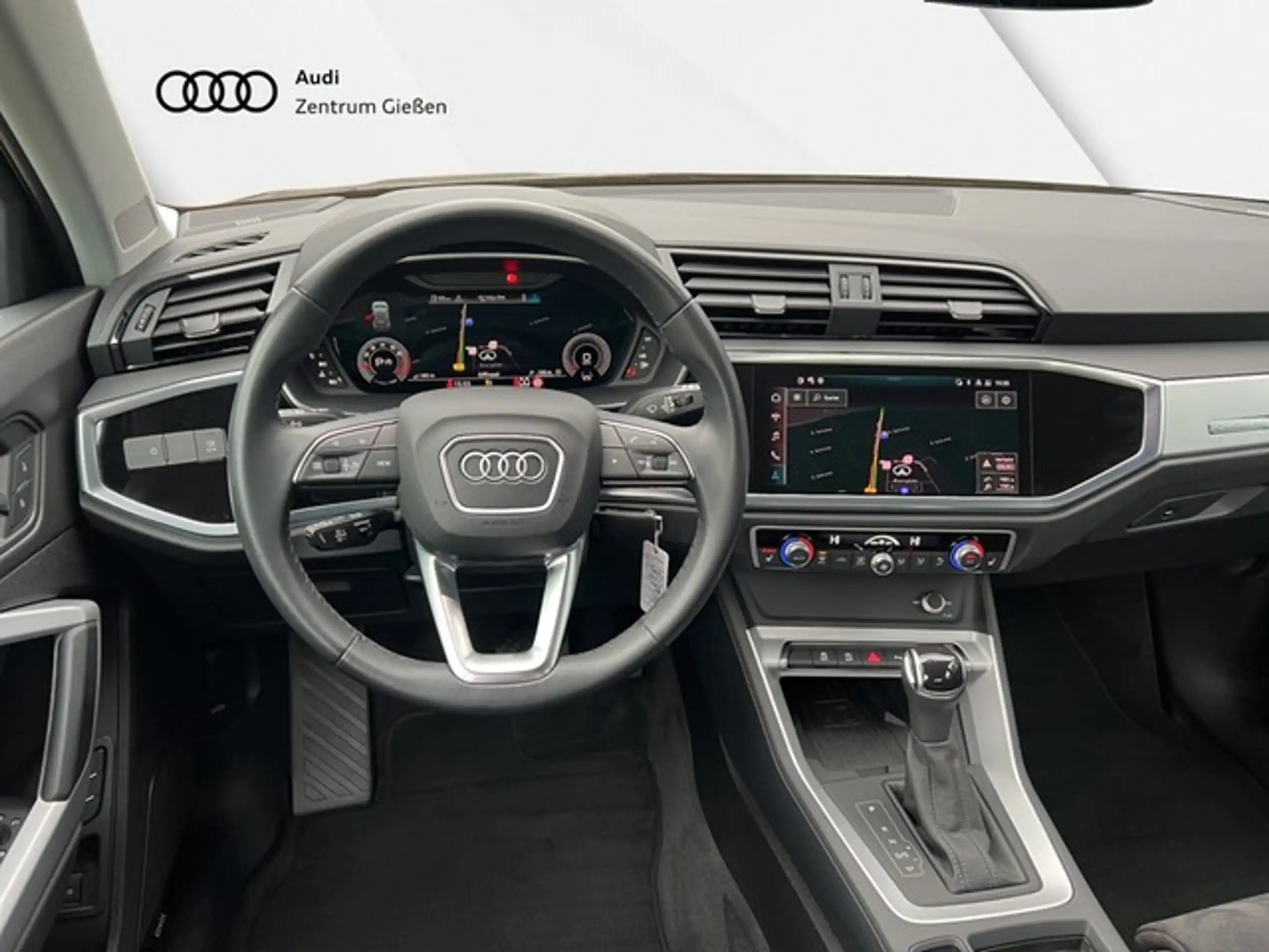 Audi - Q3