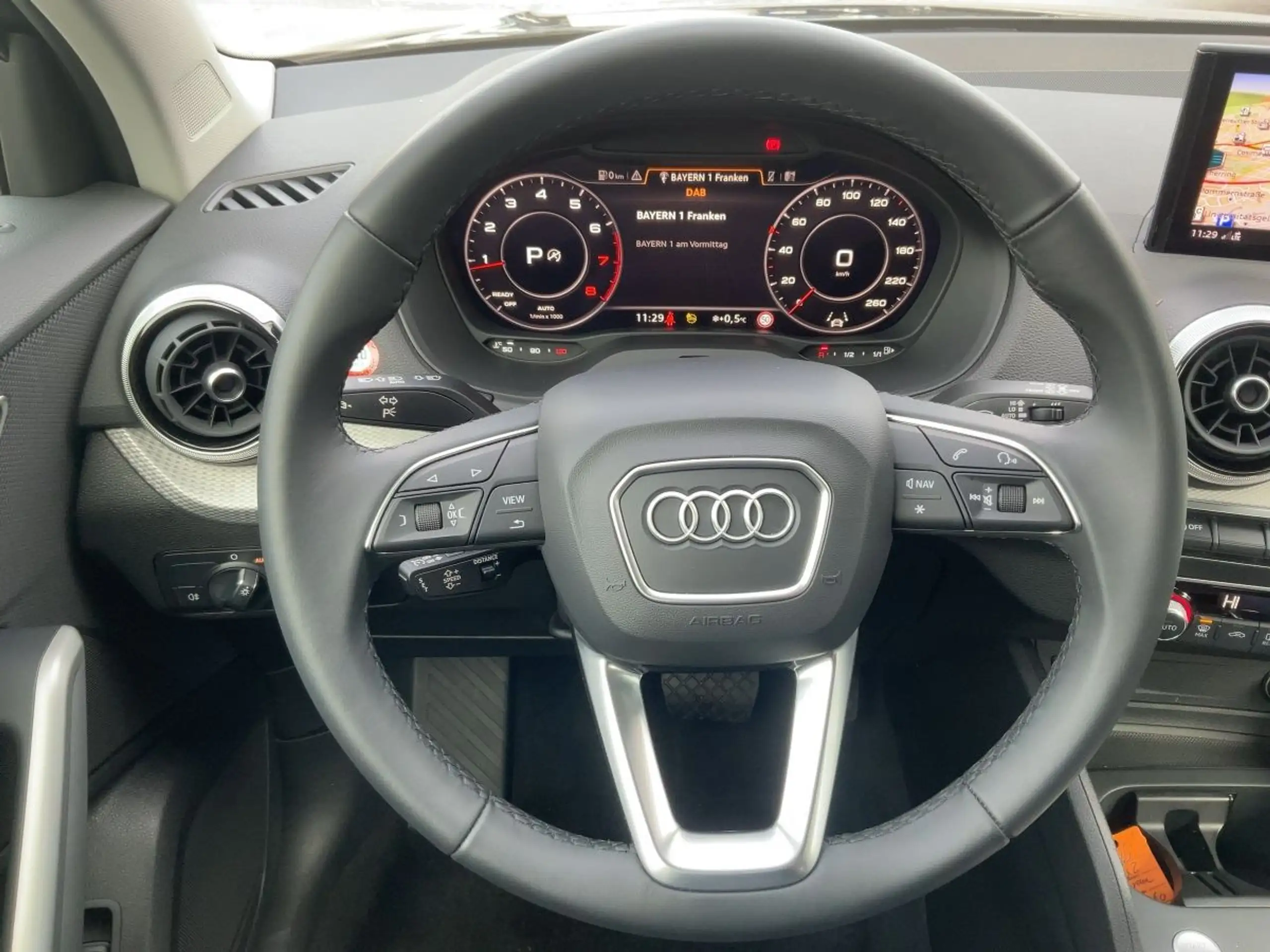 Audi - Q2