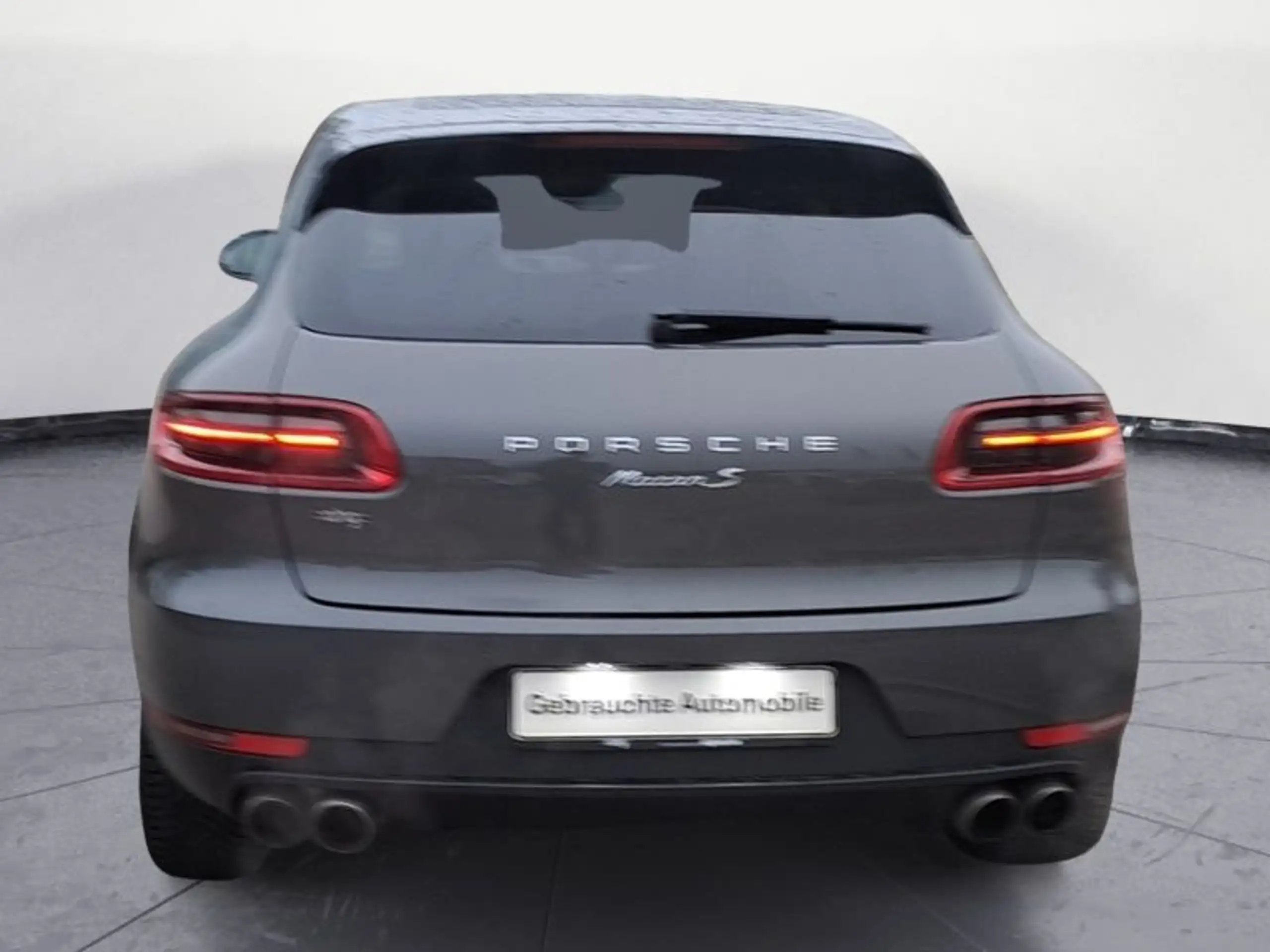 Porsche - Macan