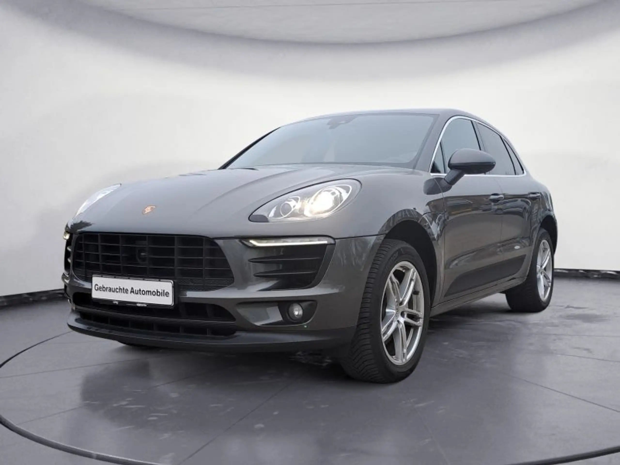 Porsche - Macan