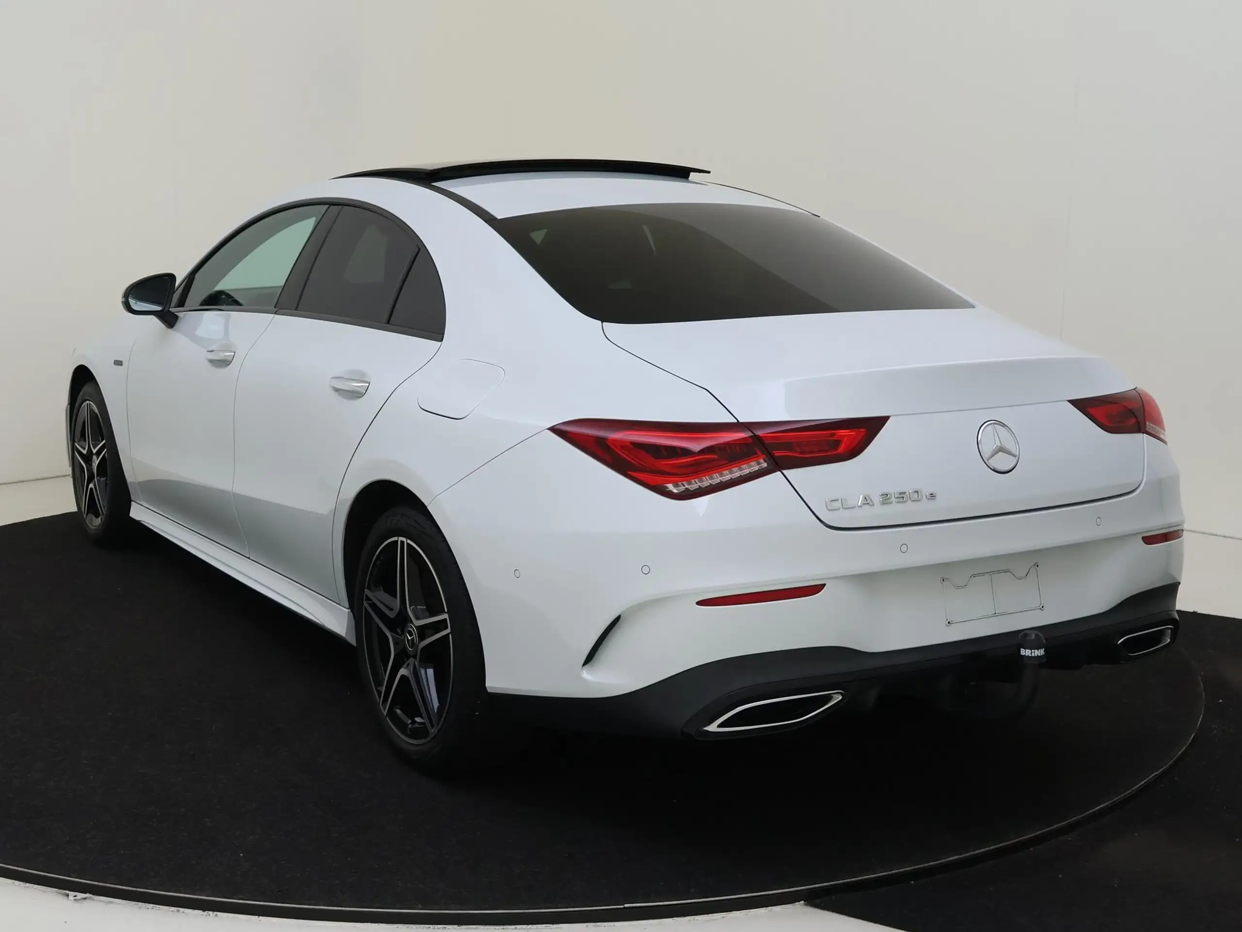 Mercedes-Benz - CLA 250