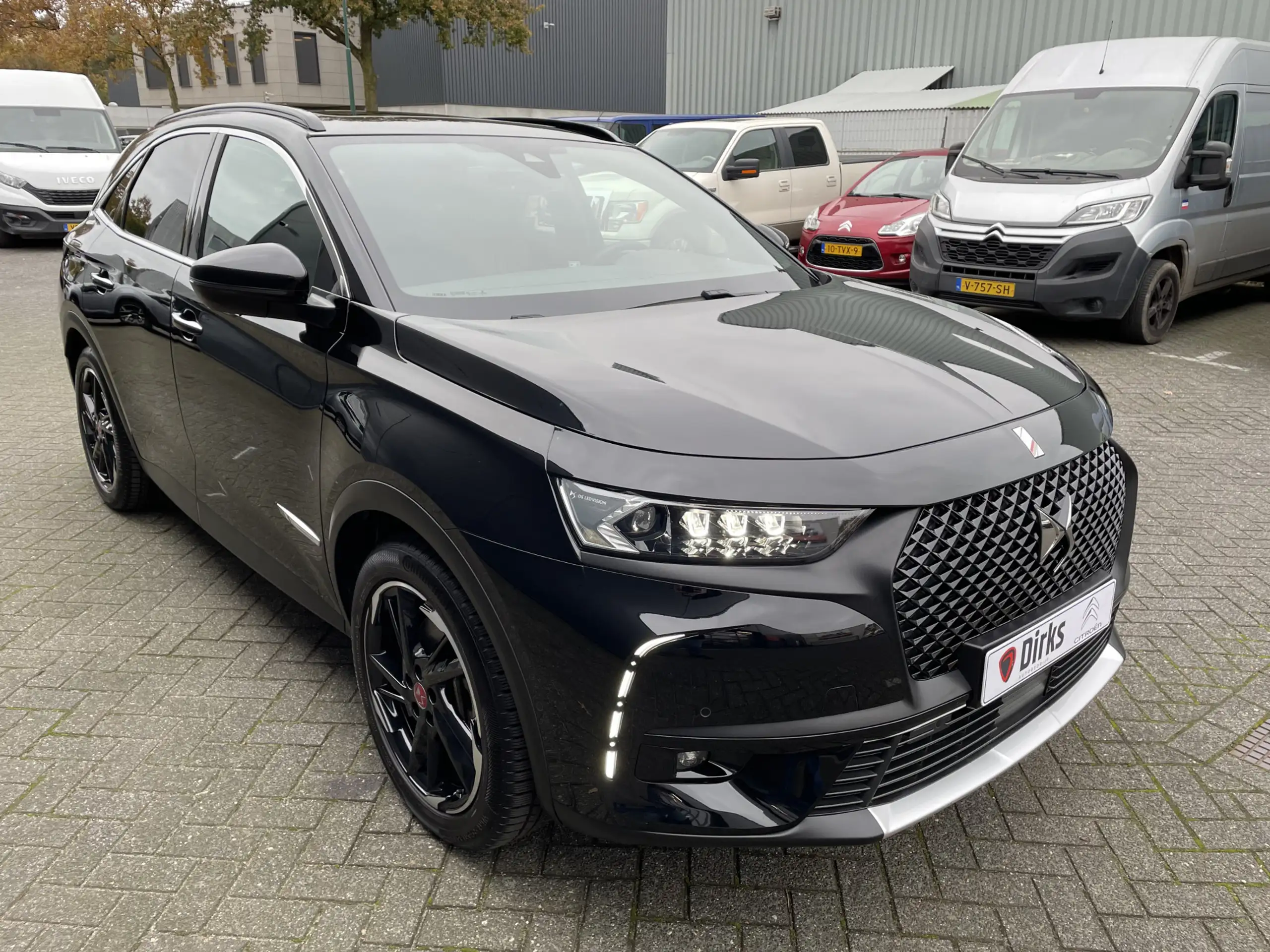 DS Automobiles - DS 7 Crossback