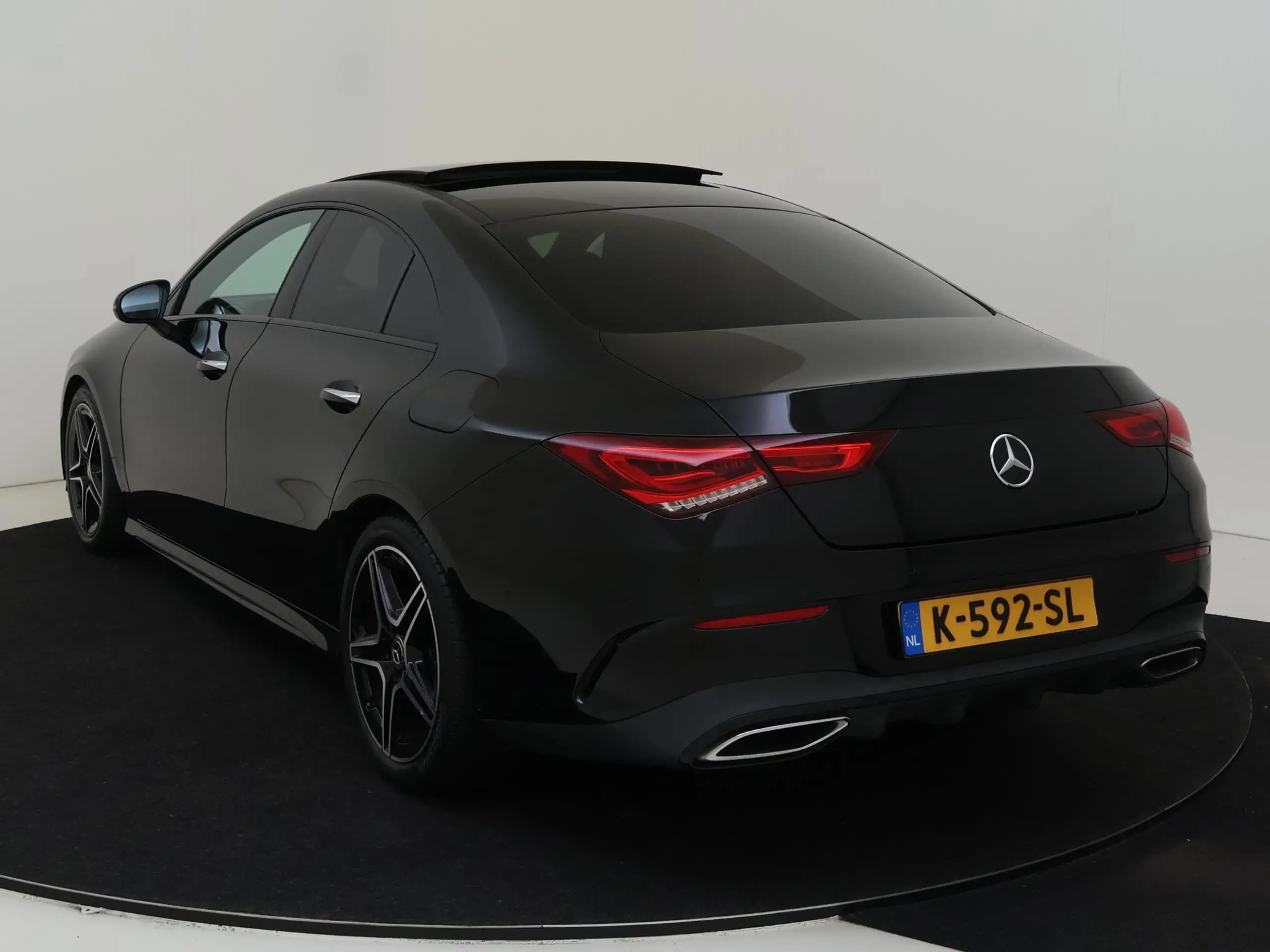 Mercedes-Benz - CLA 180