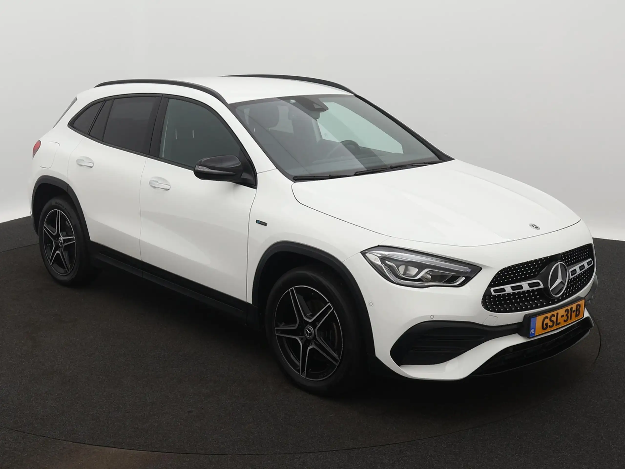 Mercedes-Benz - GLA 250