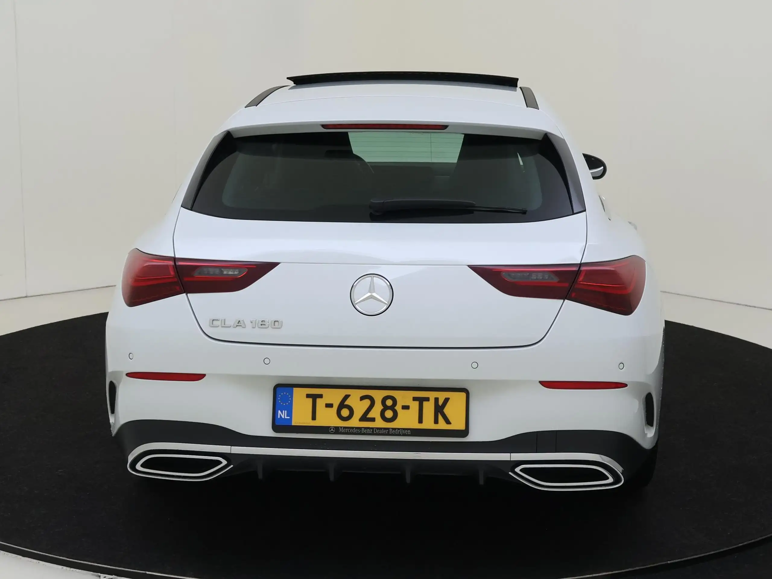 Mercedes-Benz - CLA 180