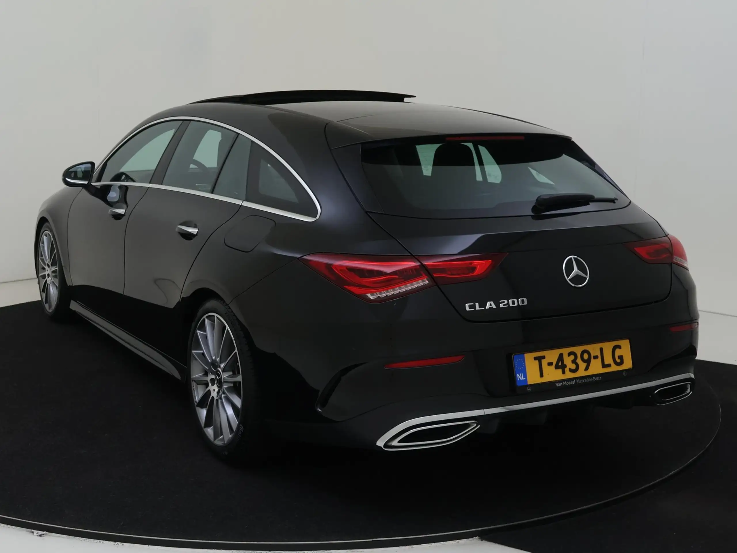 Mercedes-Benz - CLA 200