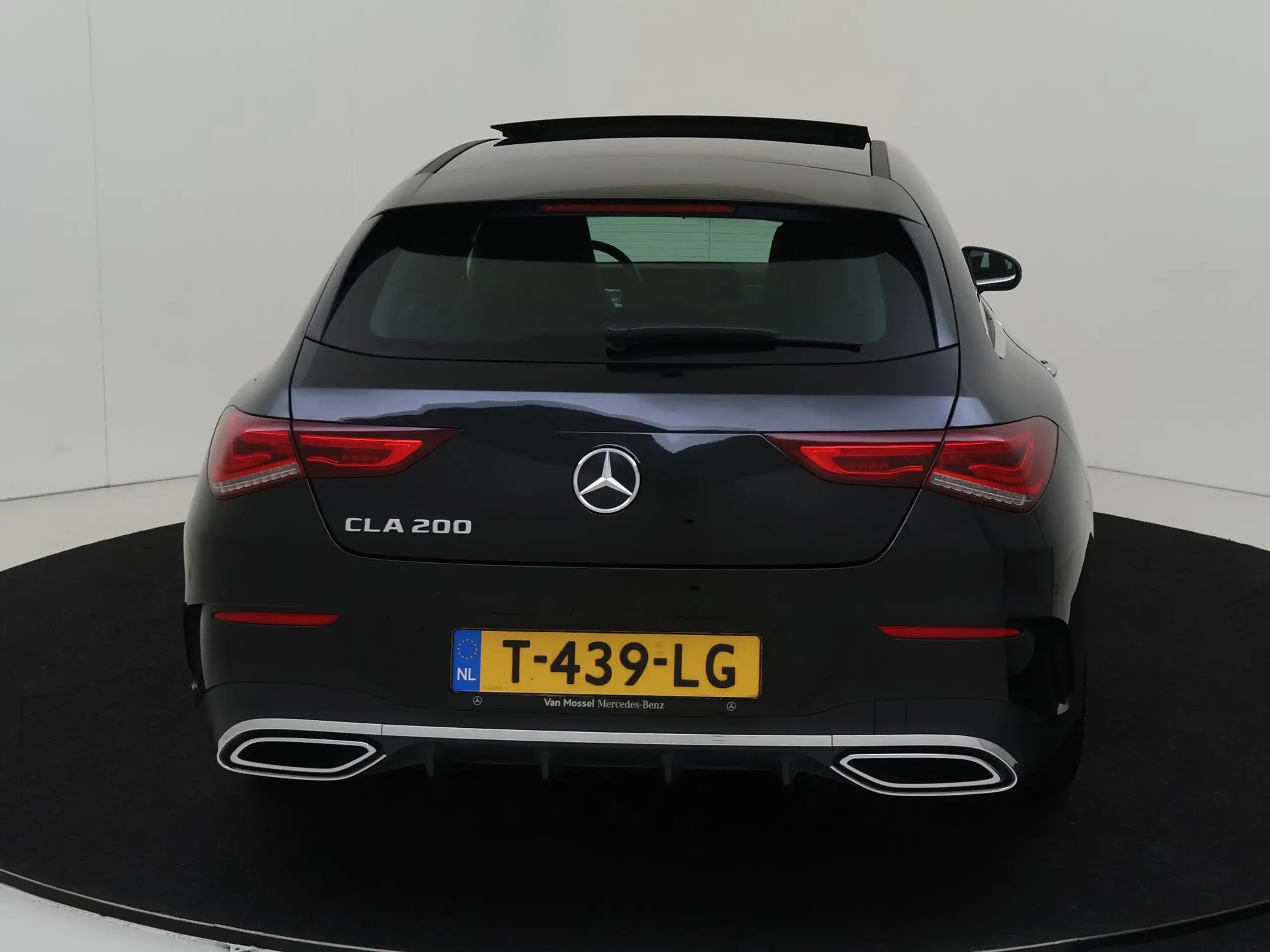 Mercedes-Benz - CLA 200