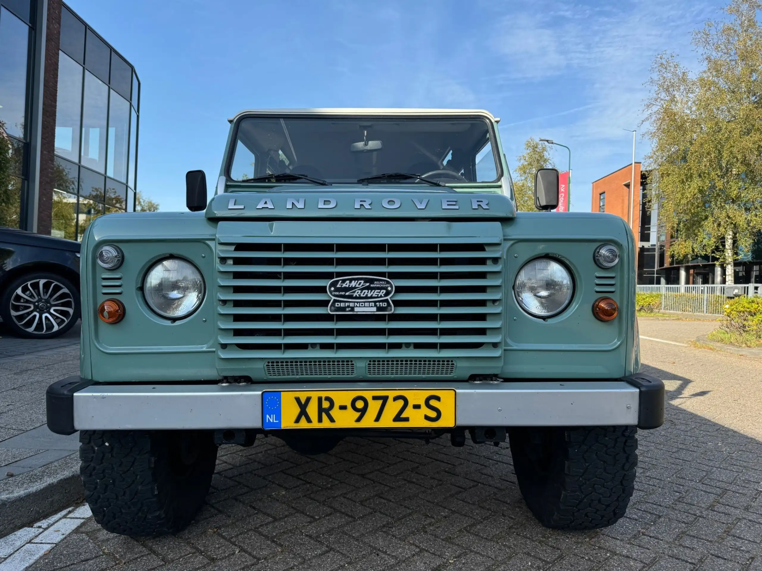 Land Rover - Defender