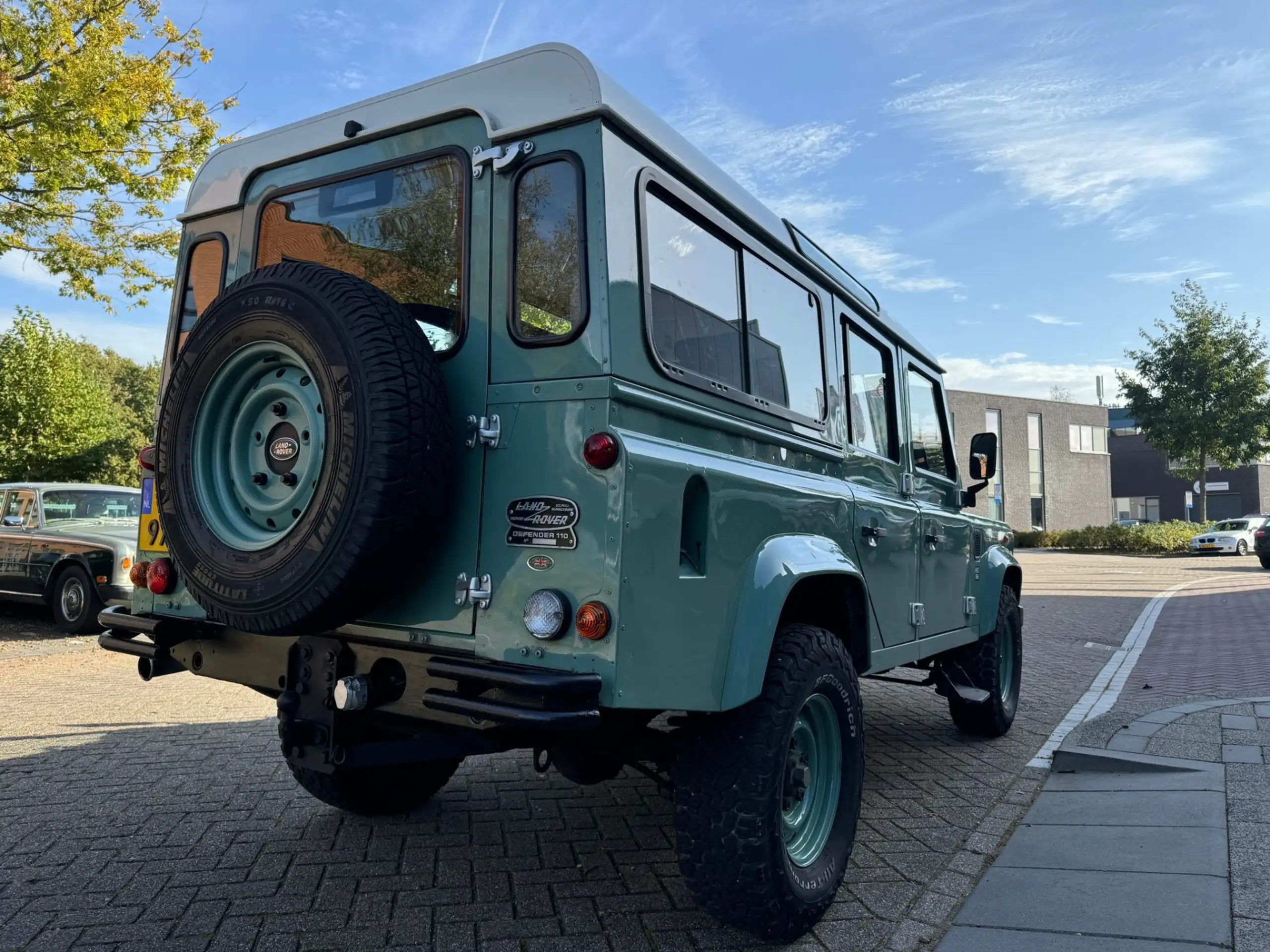 Land Rover - Defender