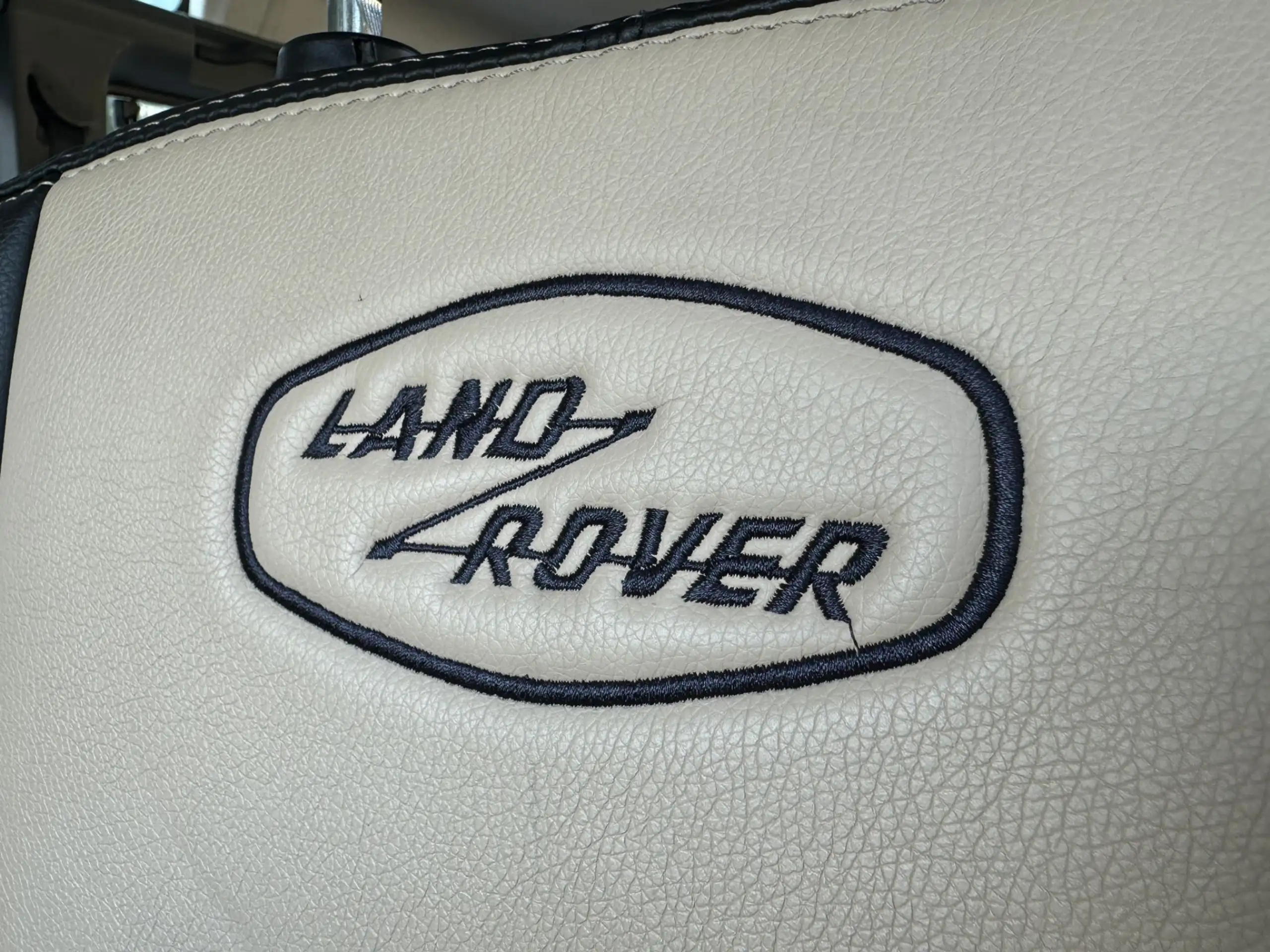 Land Rover - Defender