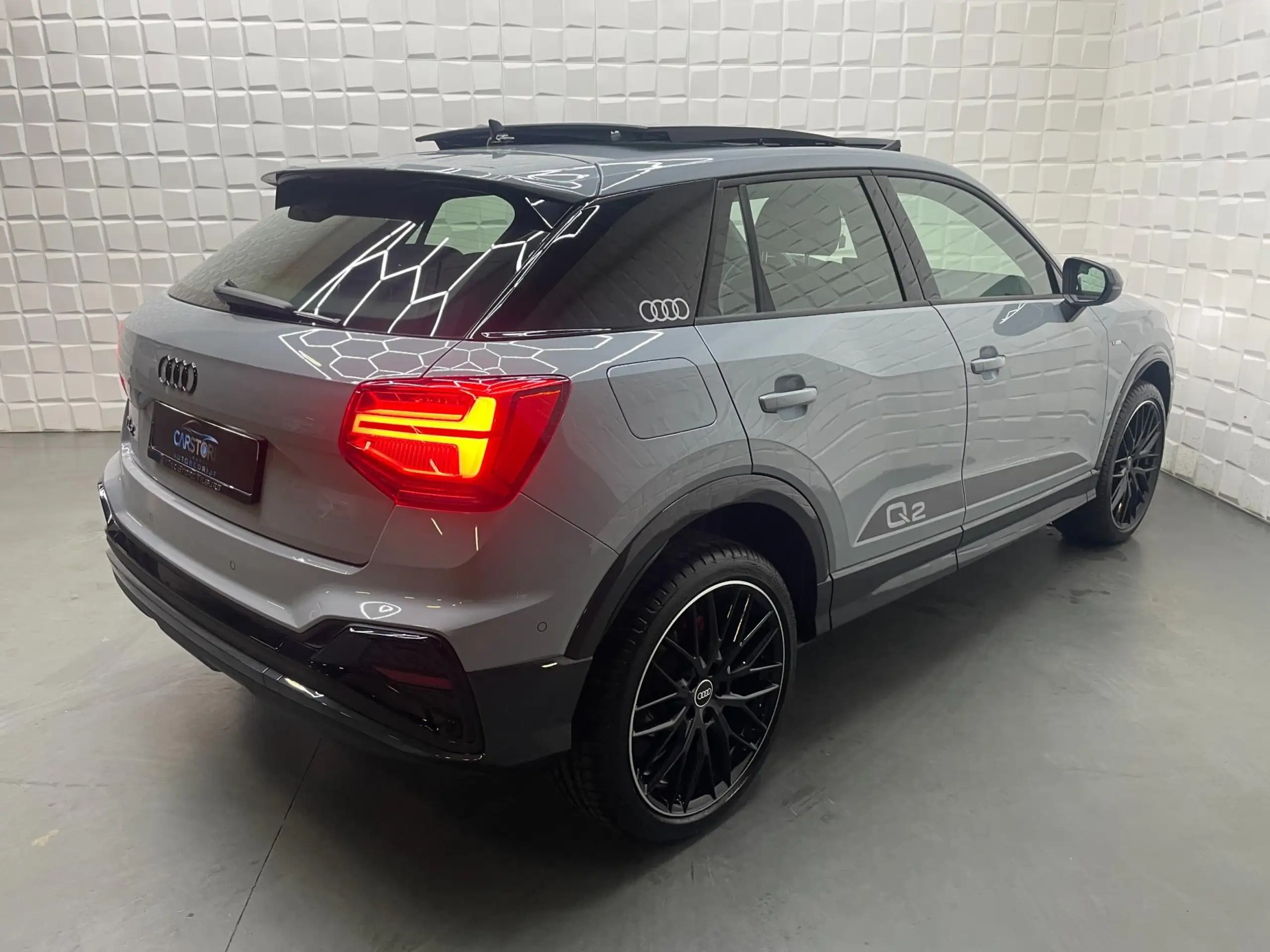 Audi - Q2