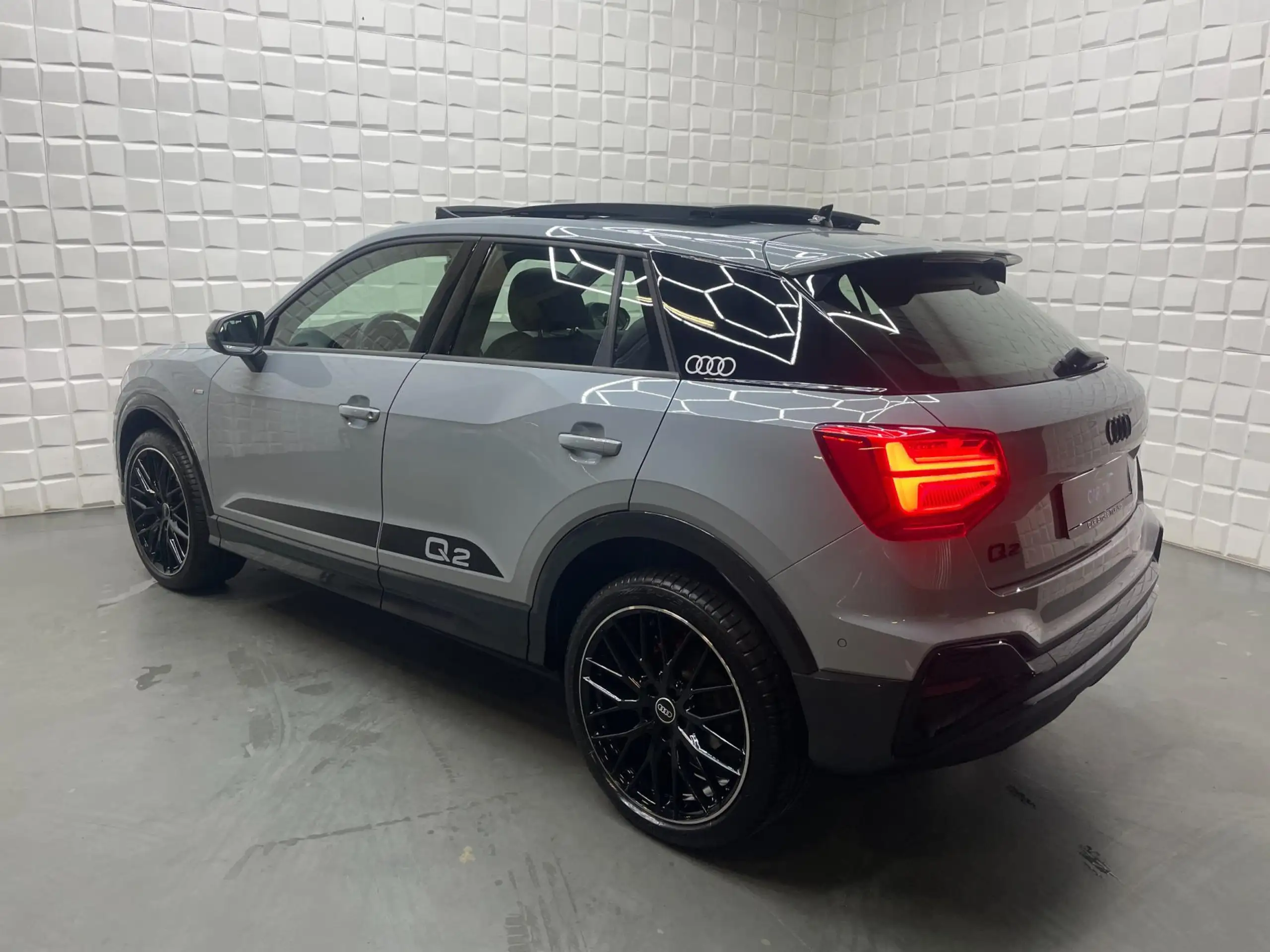 Audi - Q2