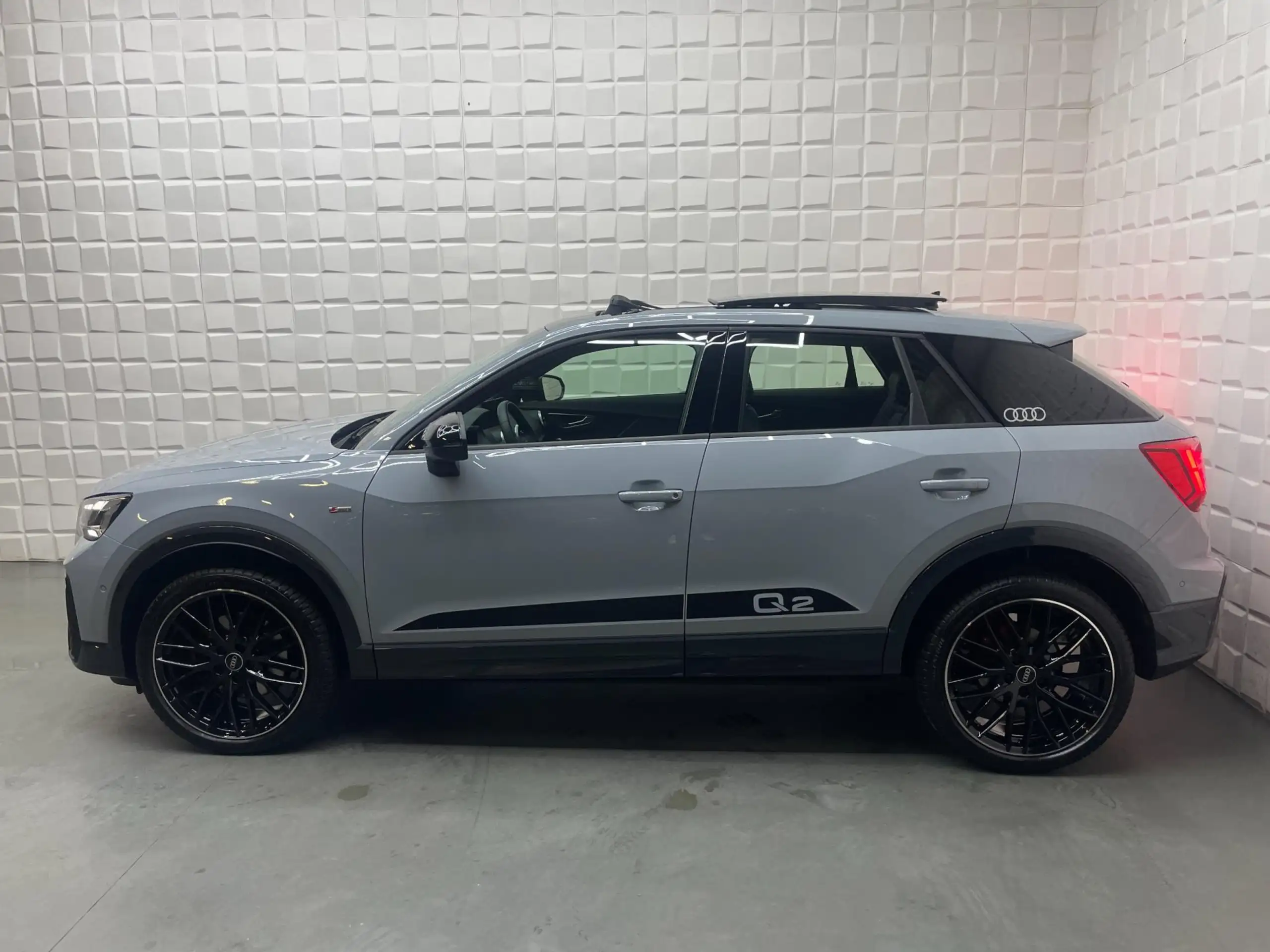 Audi - Q2