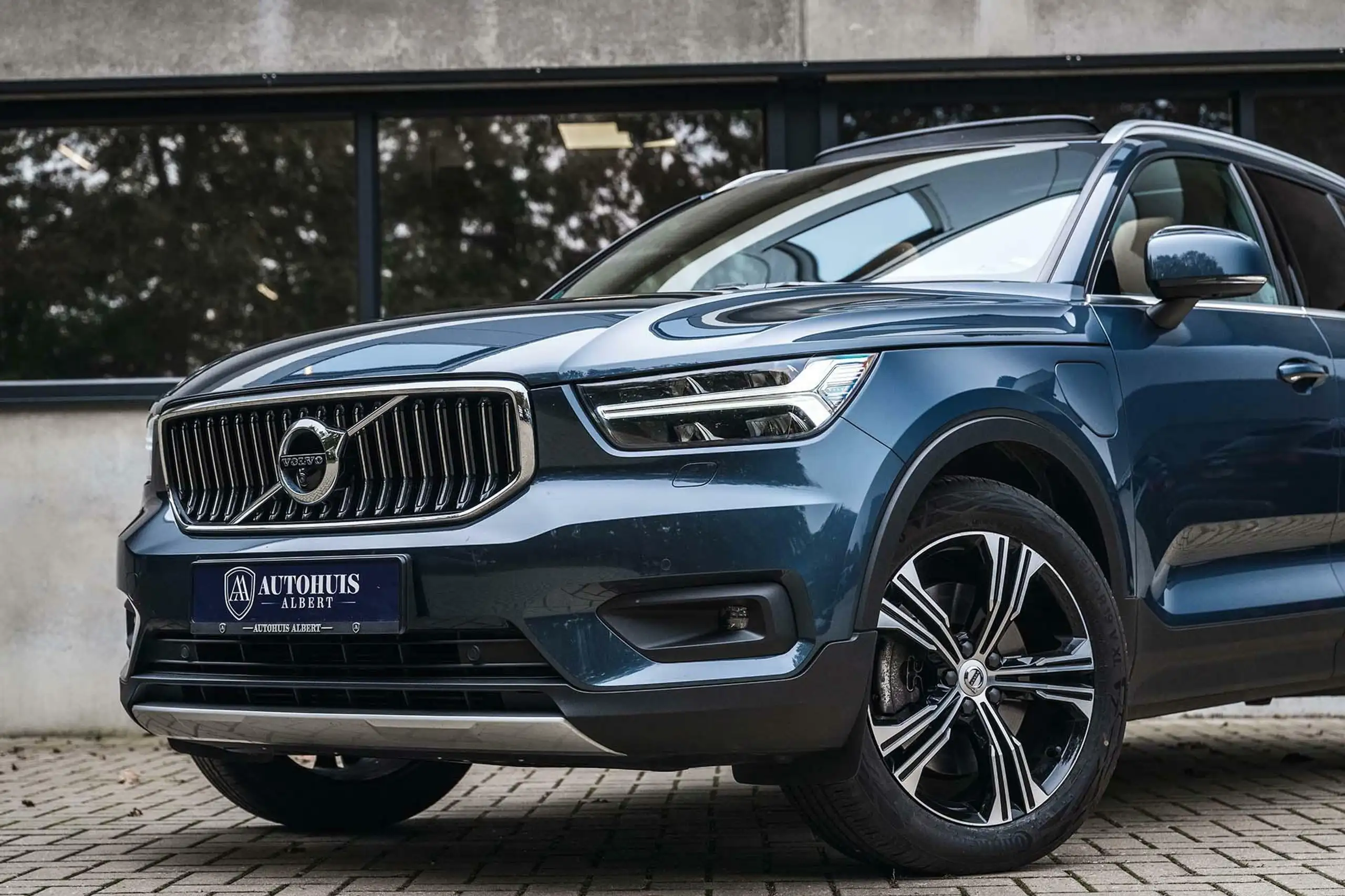 Volvo - XC40