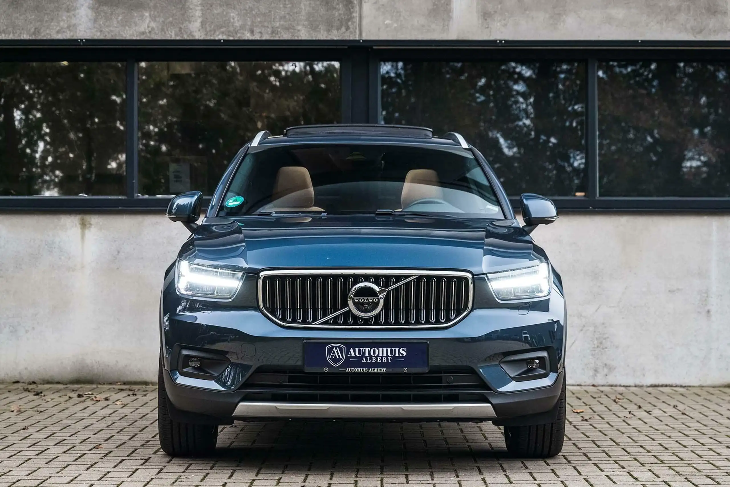 Volvo - XC40