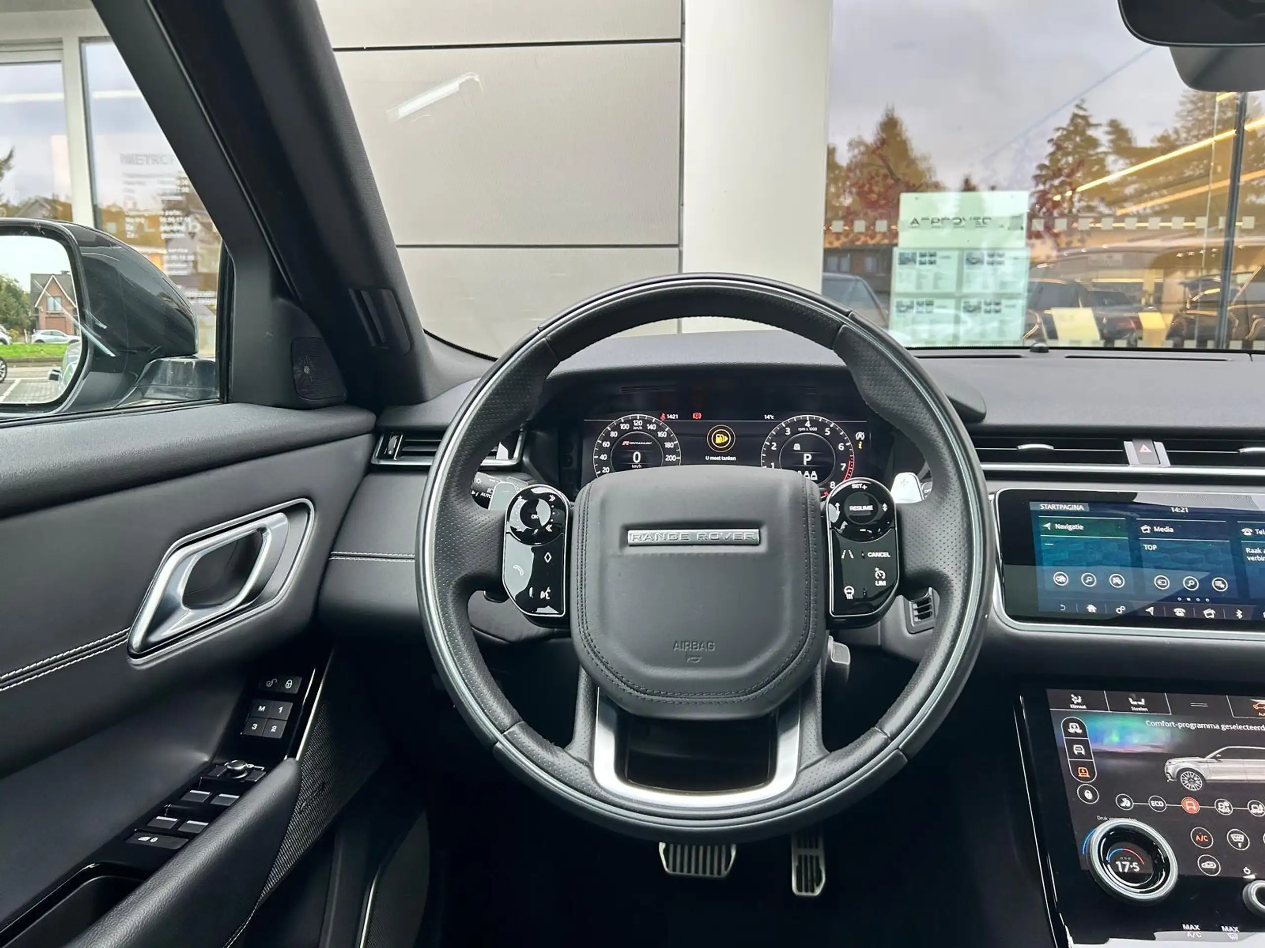 Land Rover - Range Rover Velar