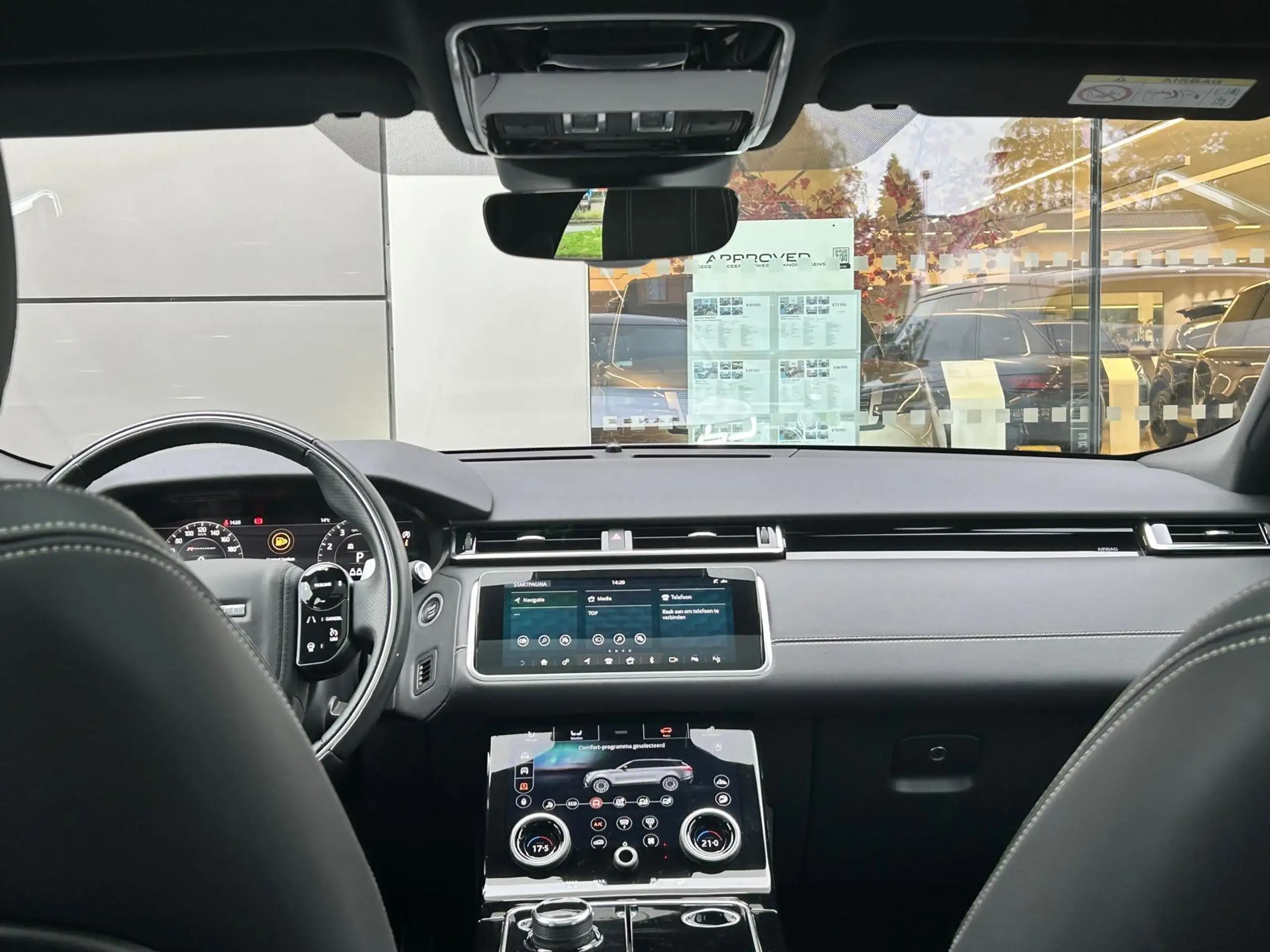 Land Rover - Range Rover Velar