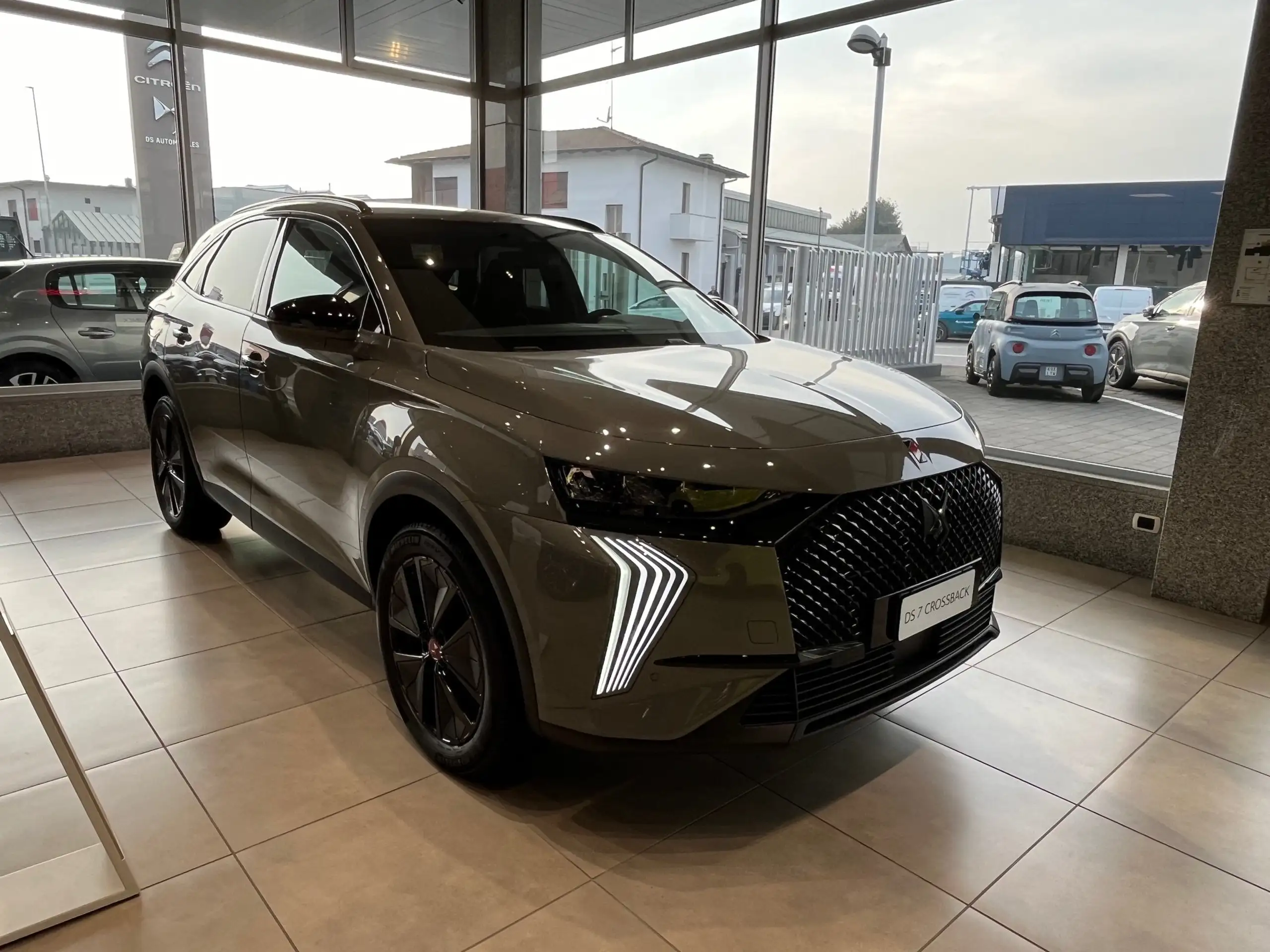 DS Automobiles - DS 7 Crossback