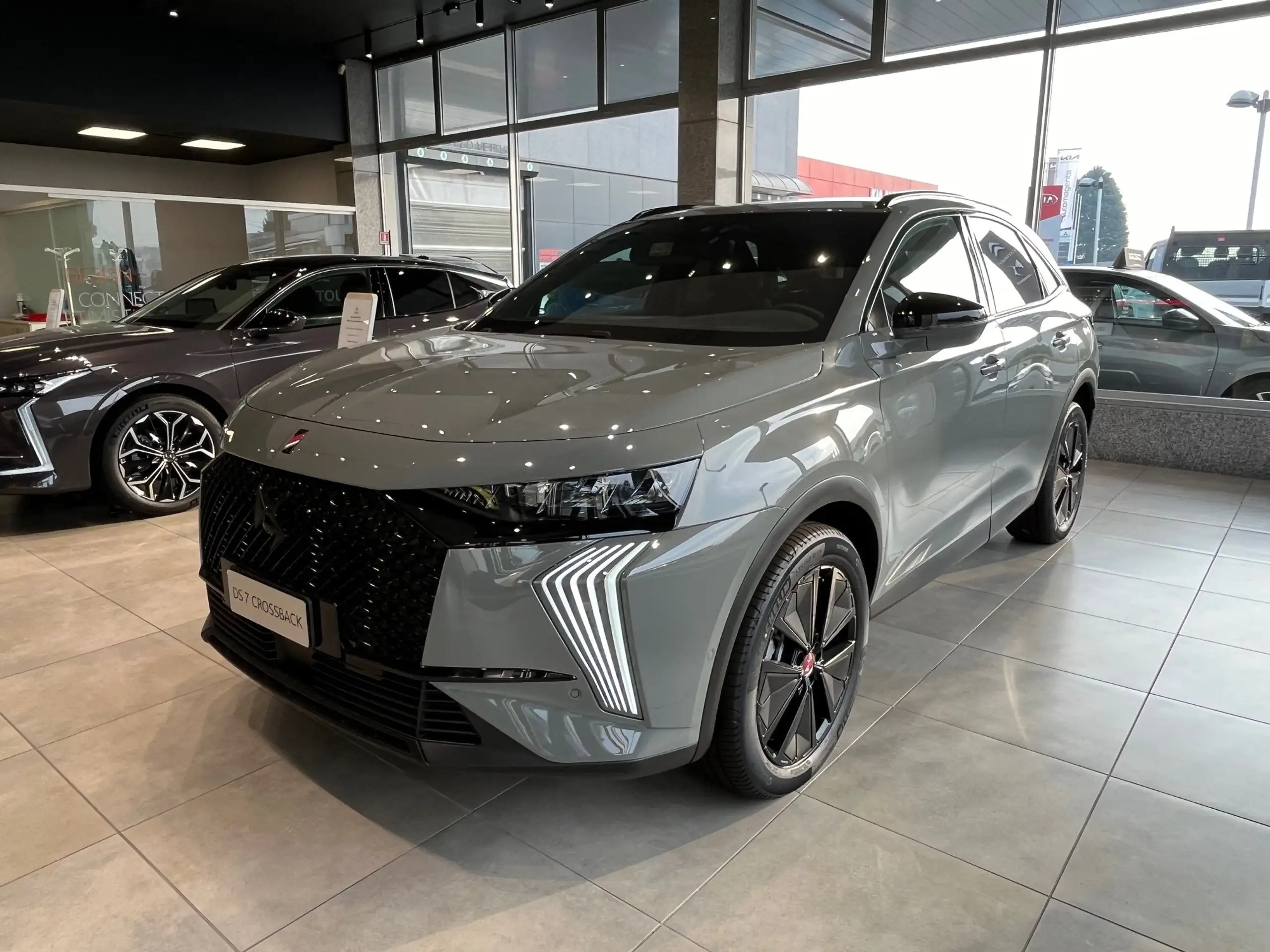 DS Automobiles - DS 7 Crossback