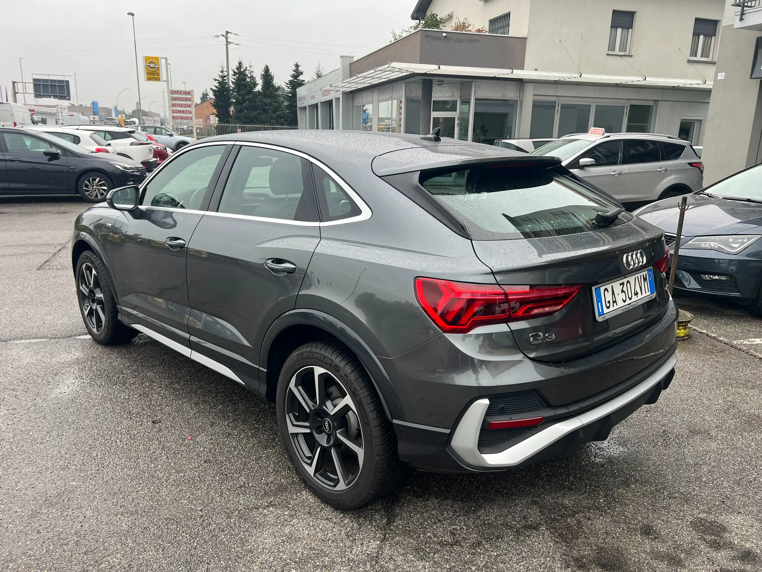 Audi - Q3