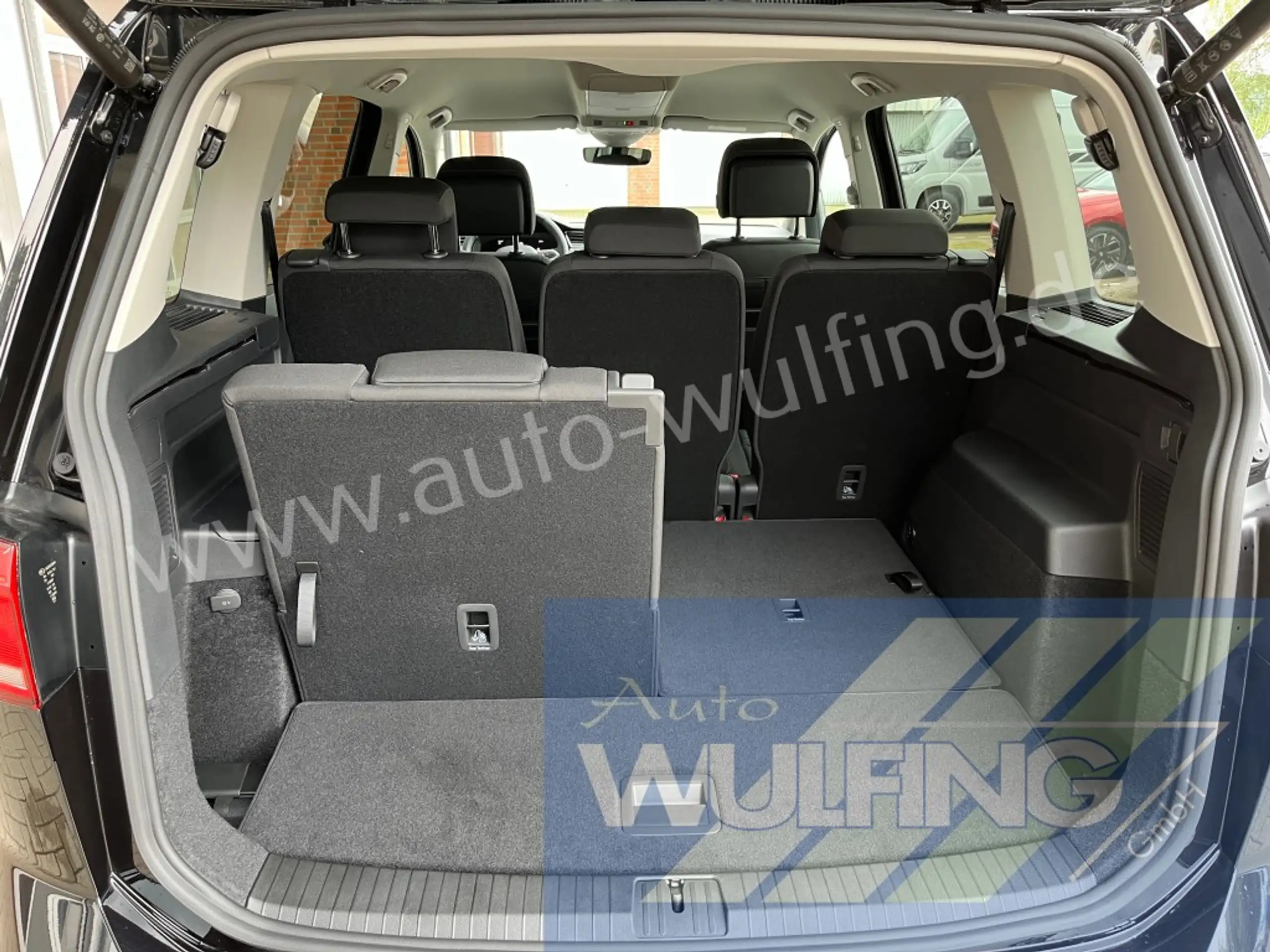 Volkswagen - Touran