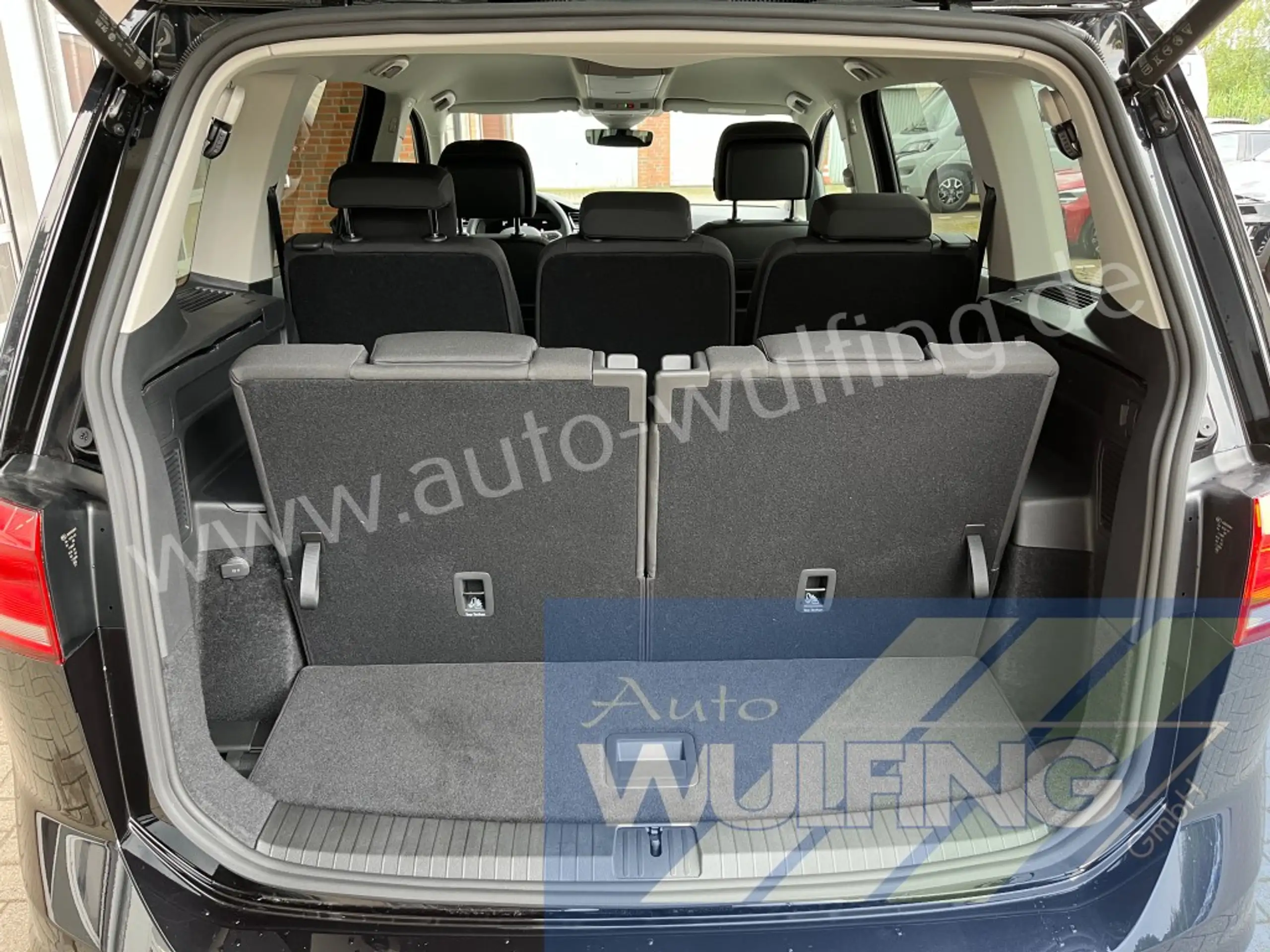 Volkswagen - Touran