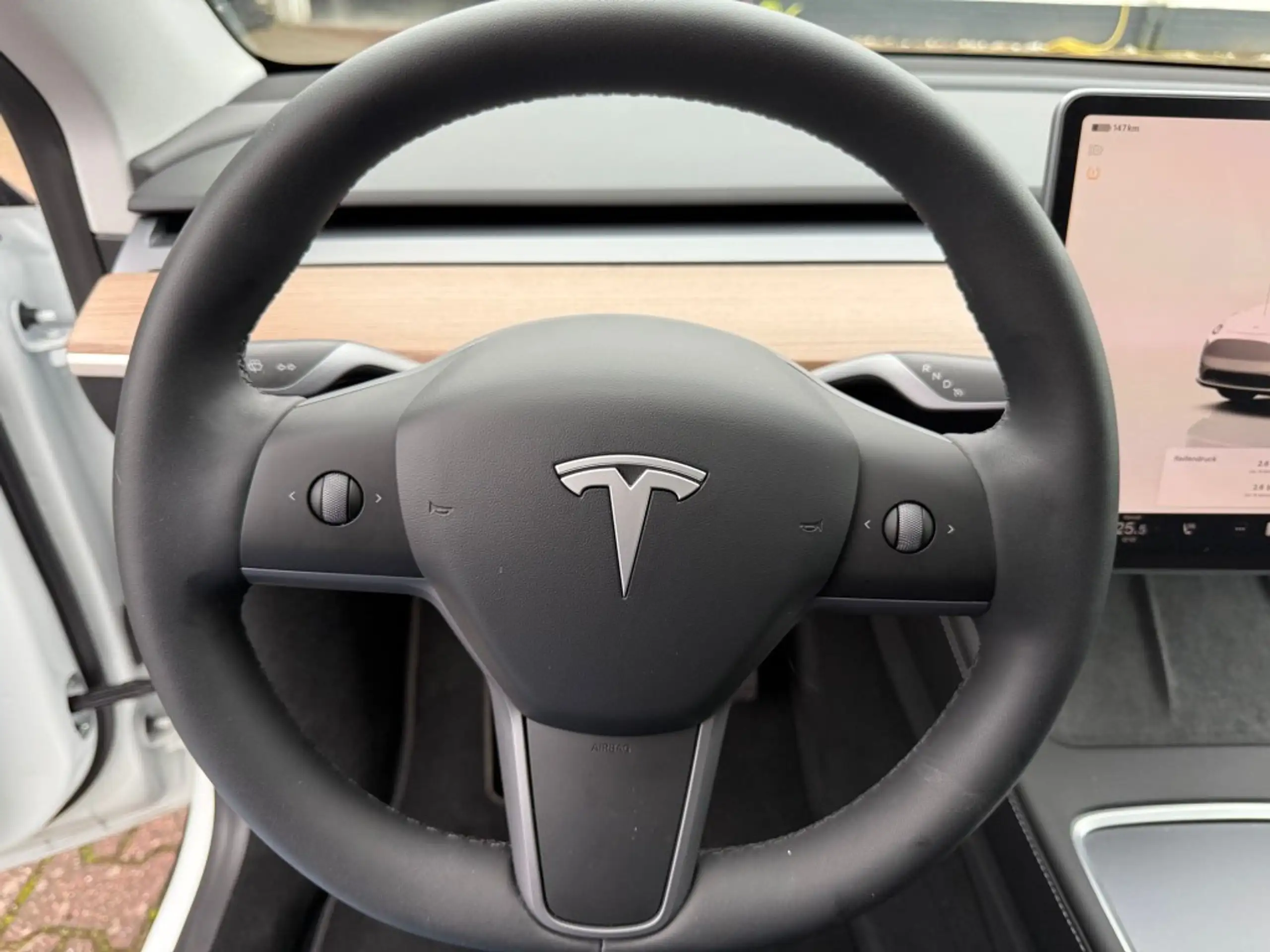 Tesla - Model Y