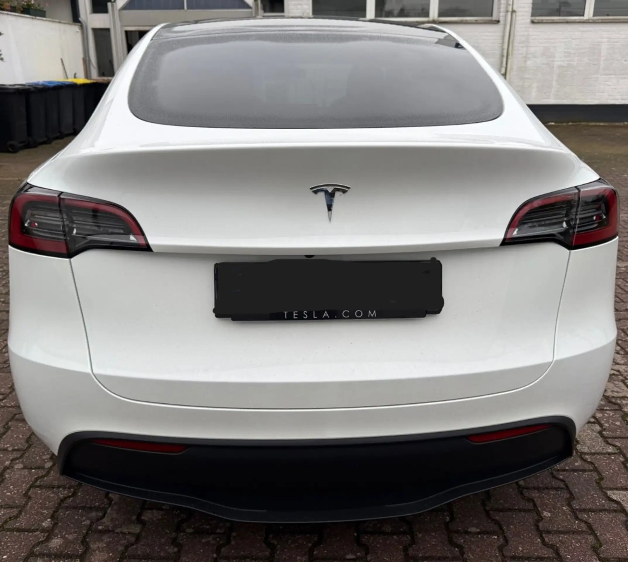 Tesla - Model Y