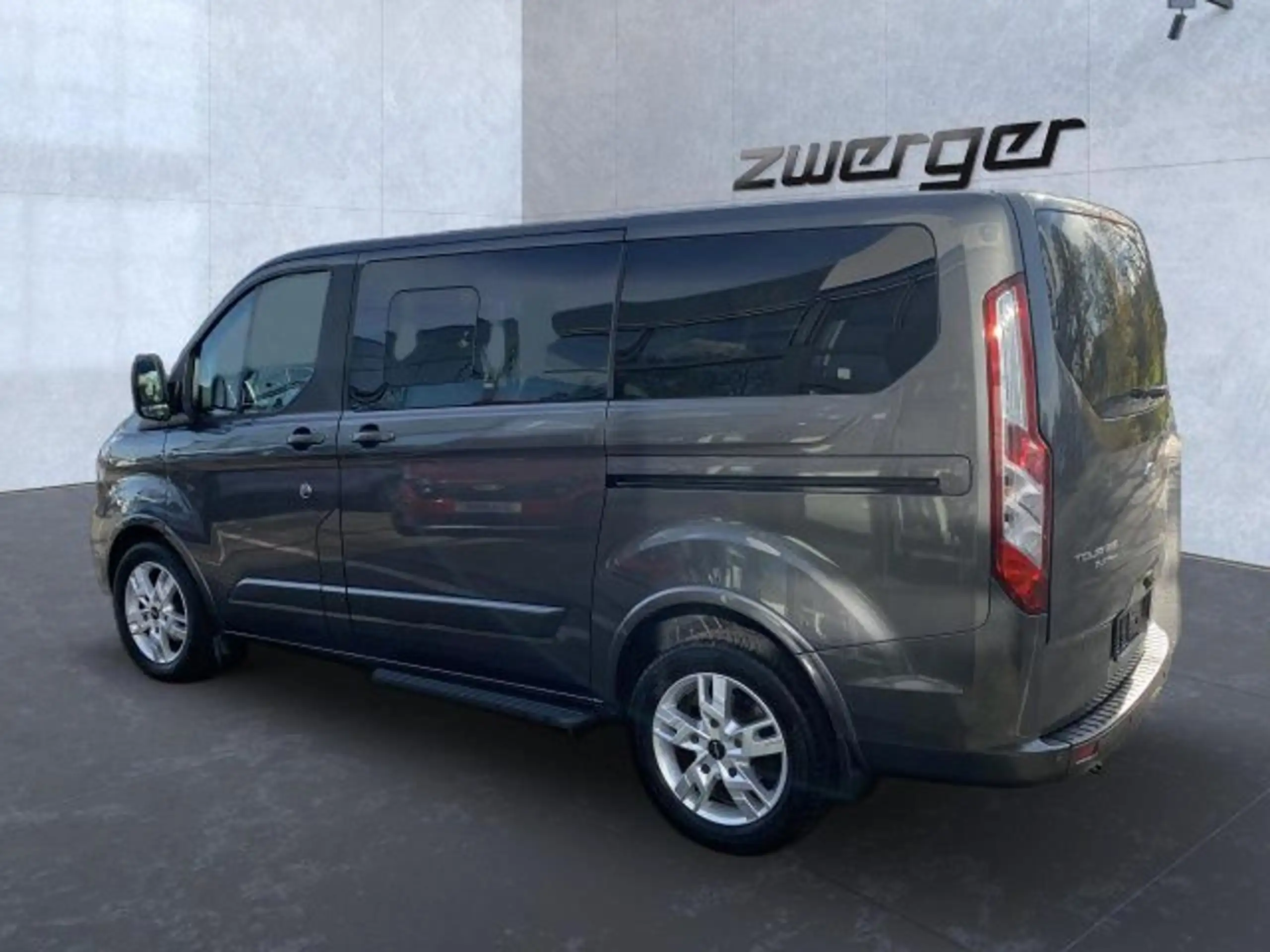 Ford - Tourneo