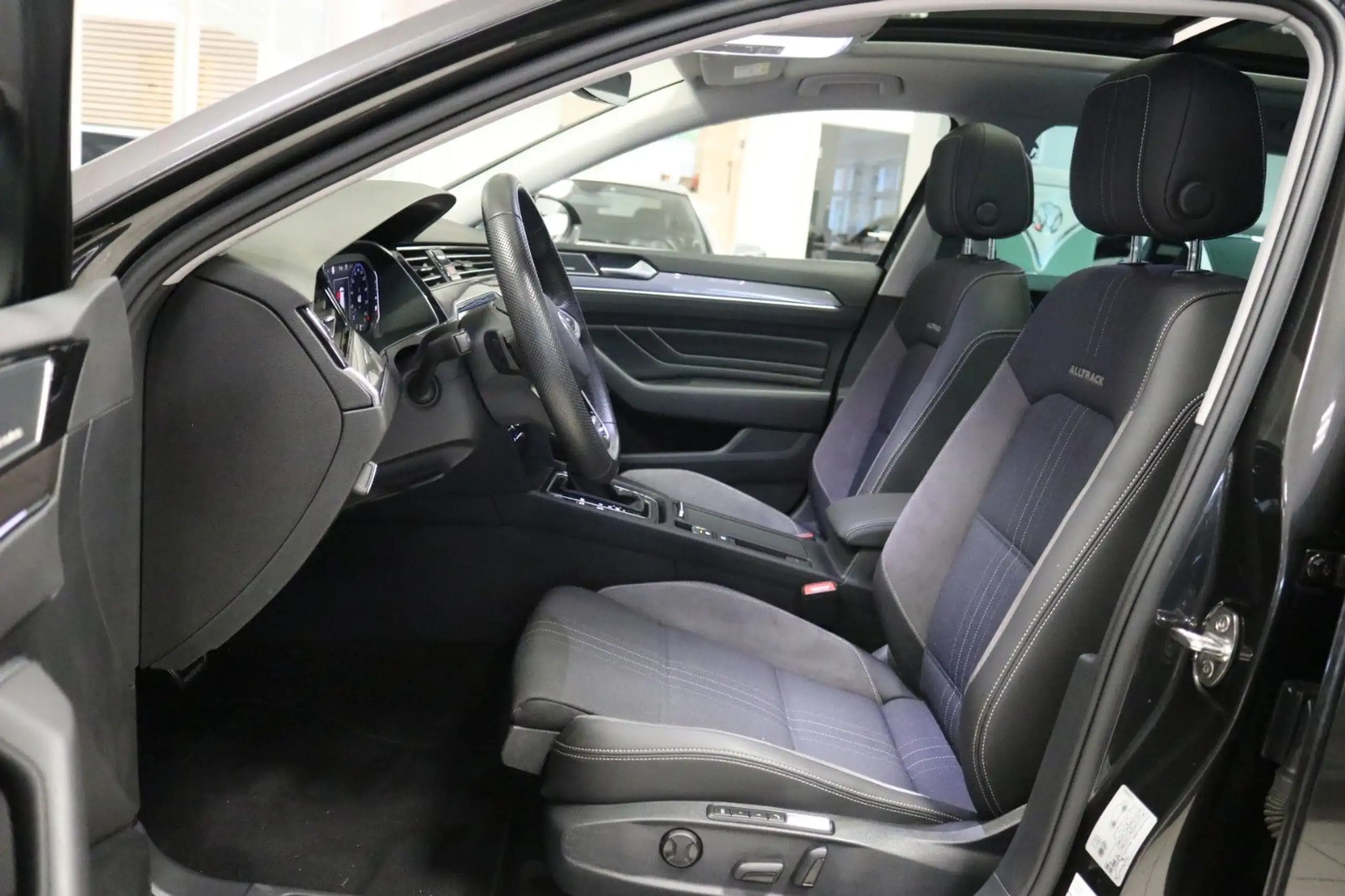 Volkswagen - Passat Alltrack