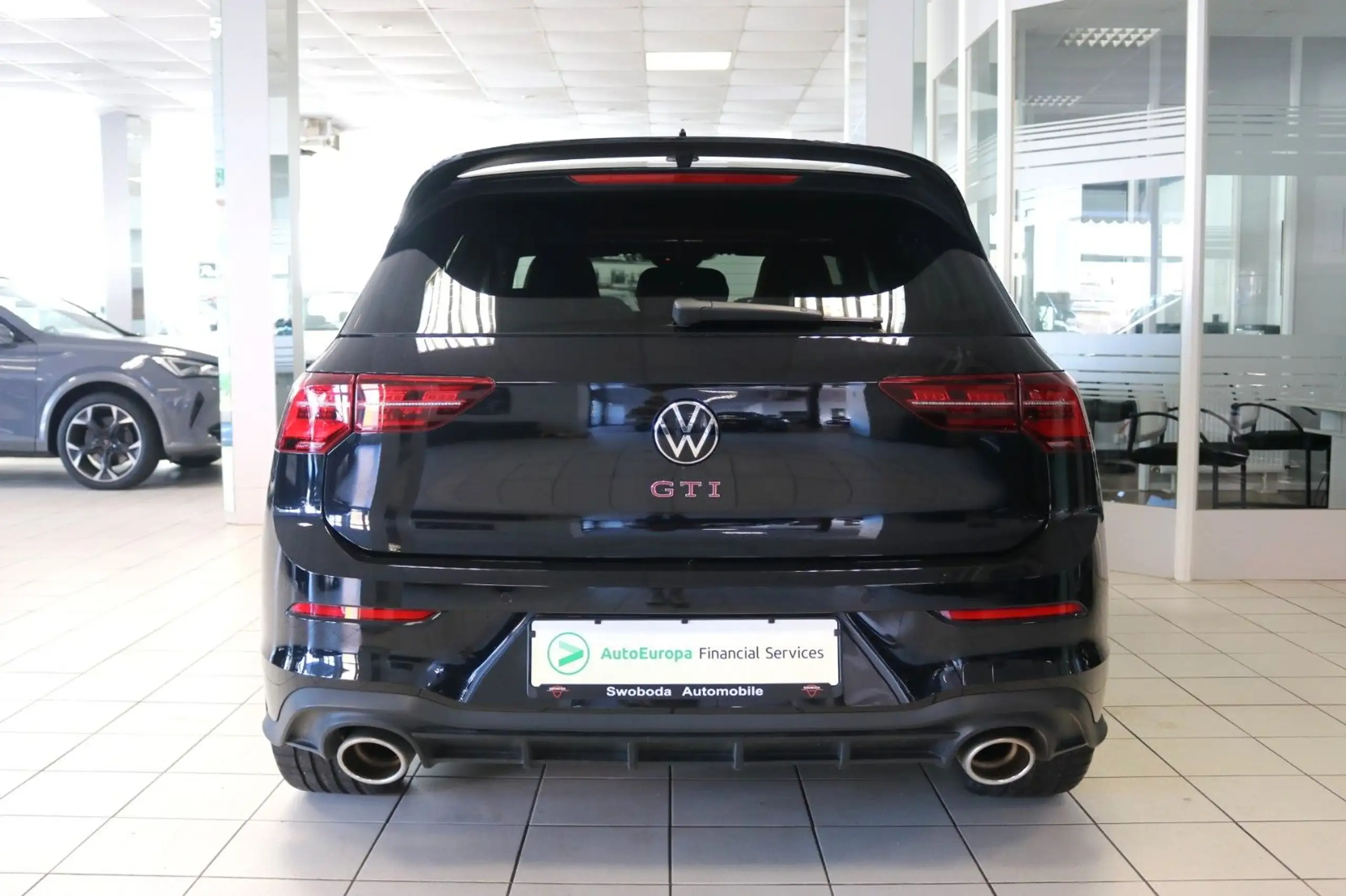 Volkswagen - Golf