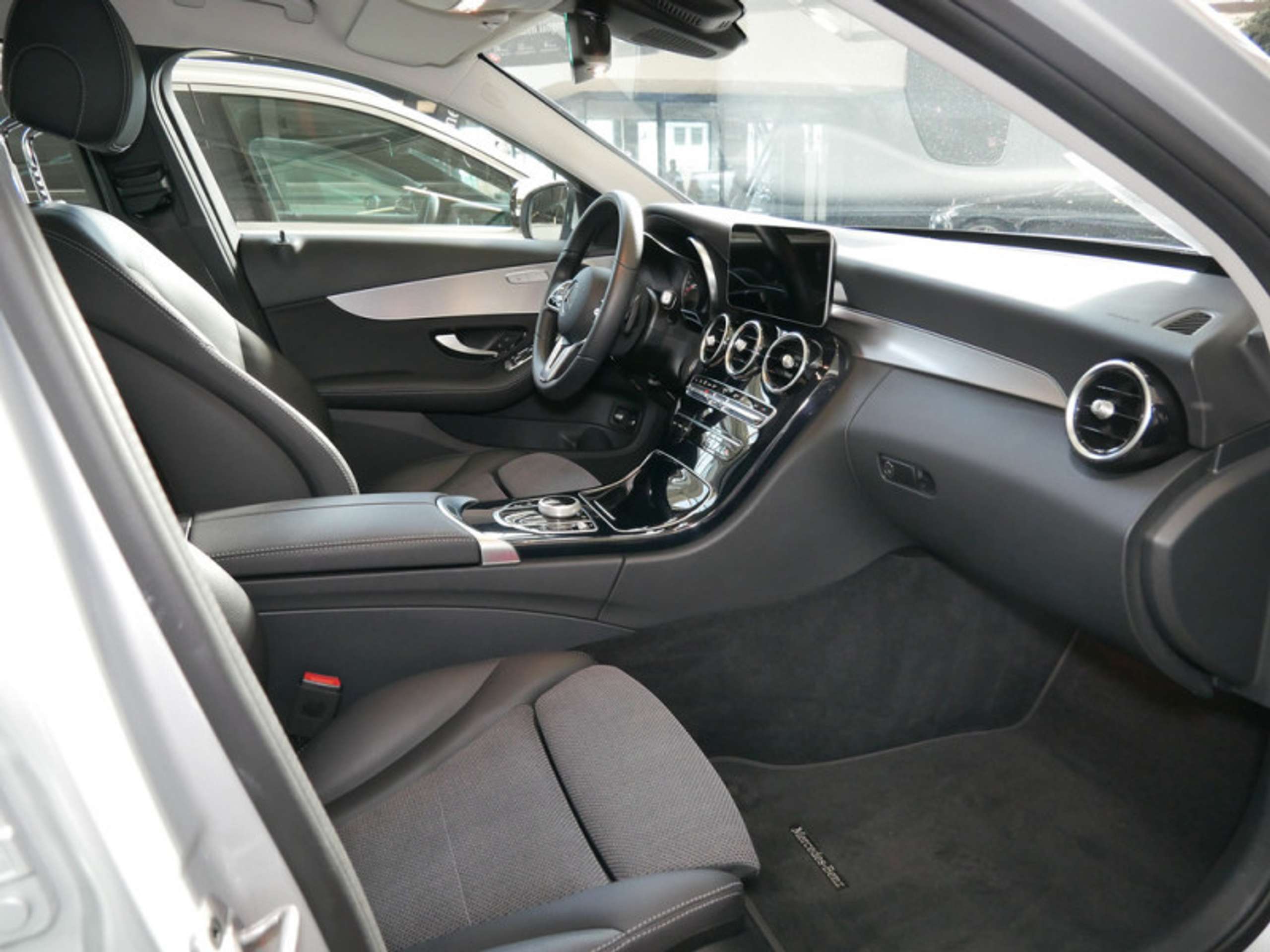 Mercedes-Benz - C 300