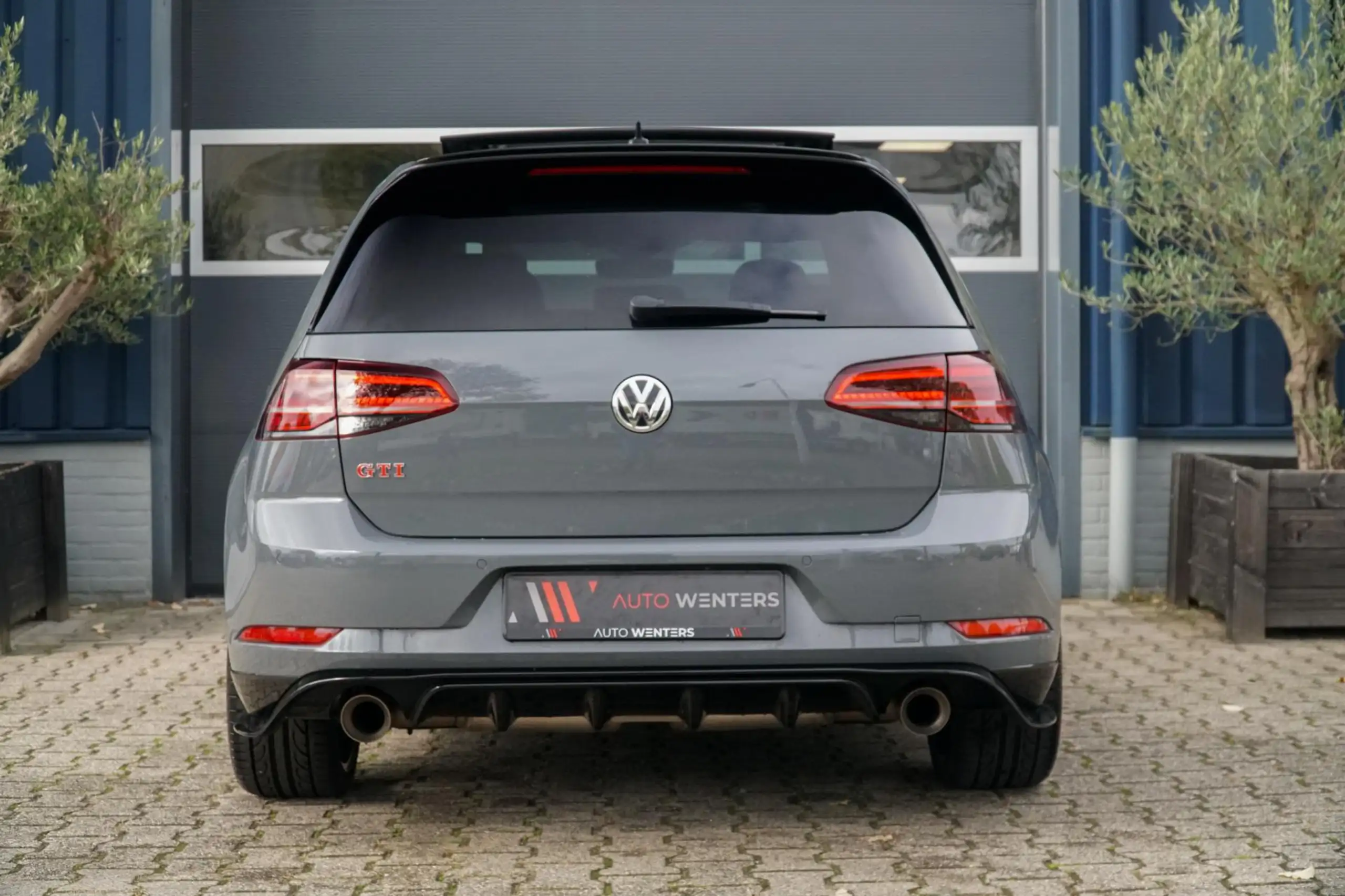 Volkswagen - Golf GTI