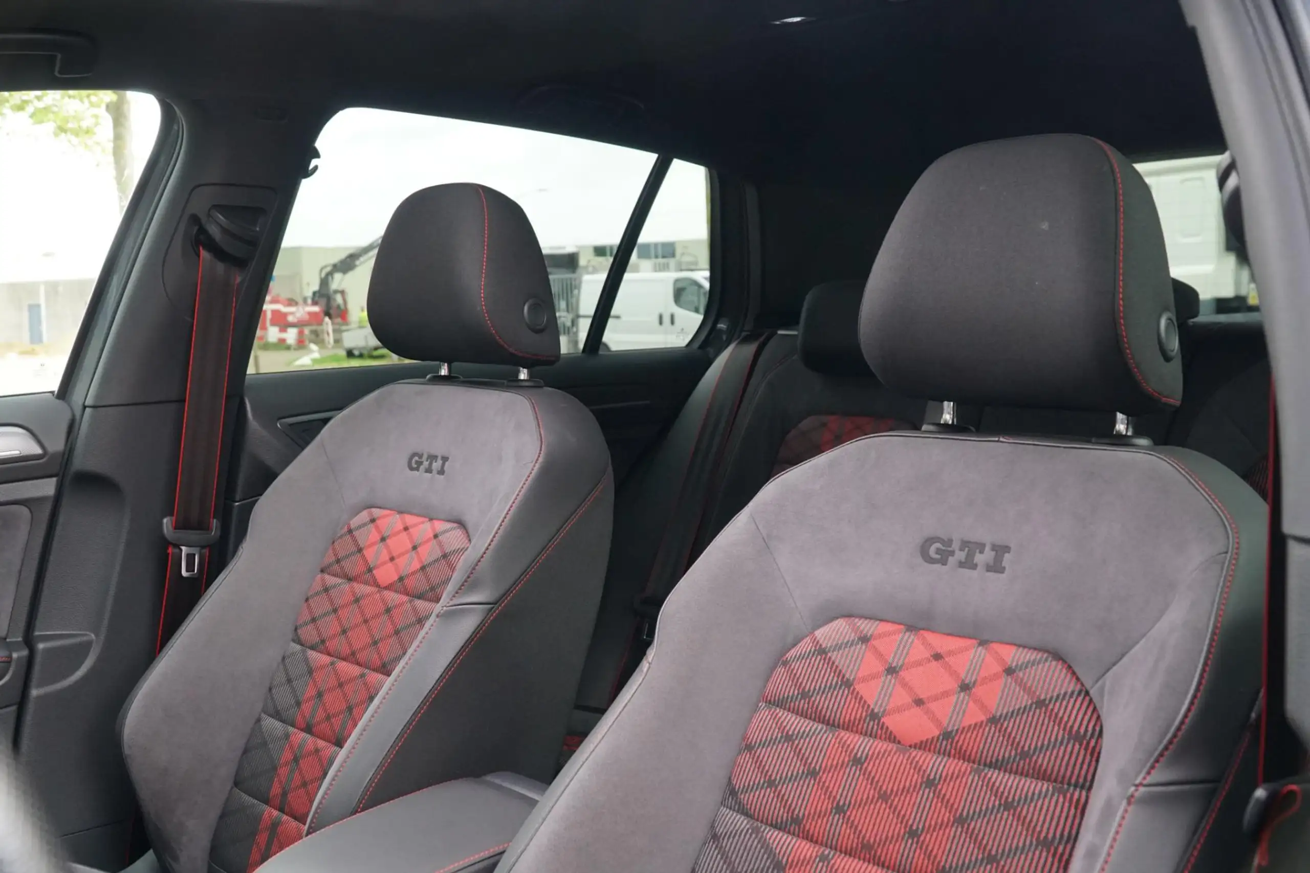 Volkswagen - Golf GTI