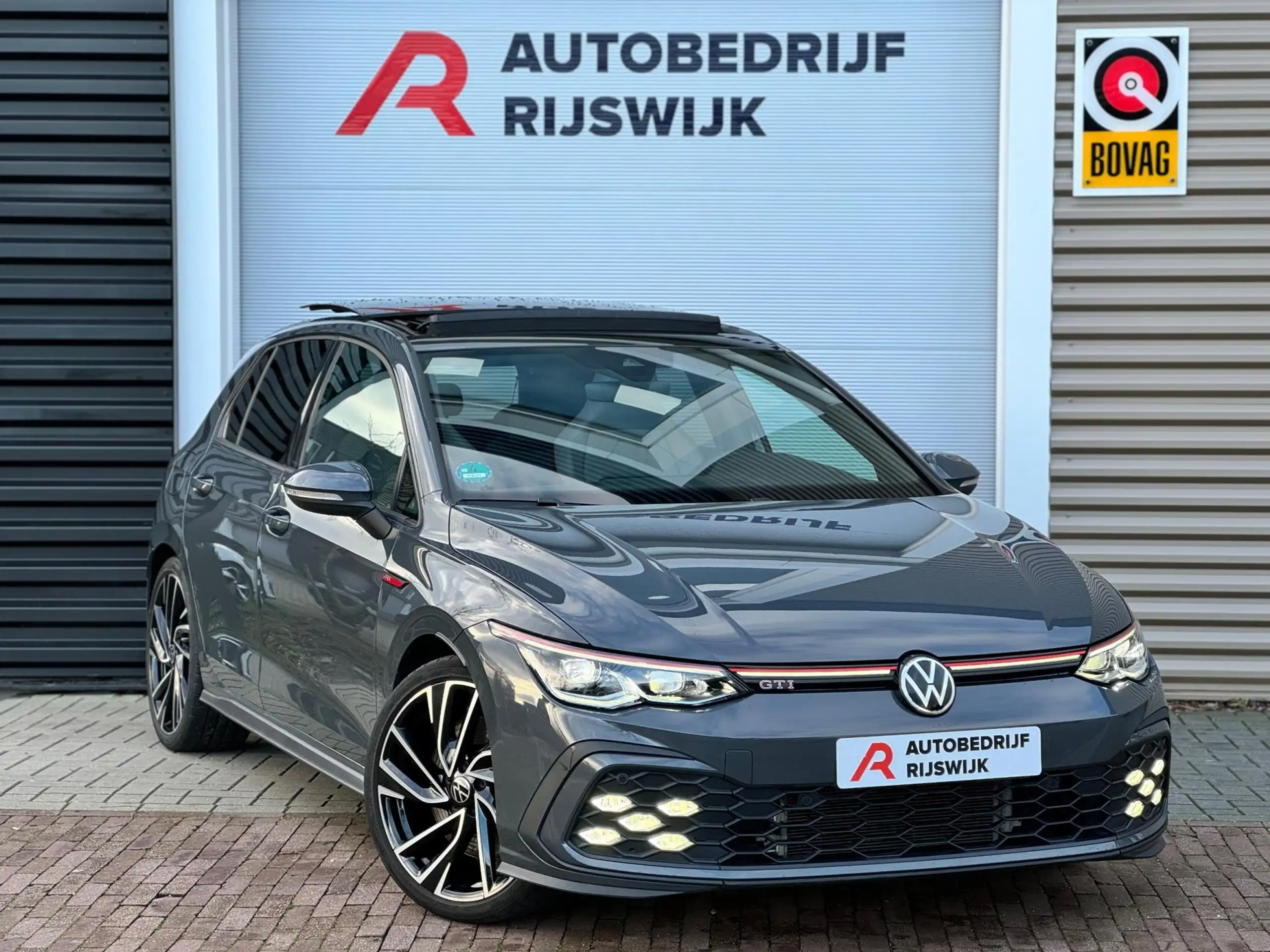 Volkswagen - Golf GTI