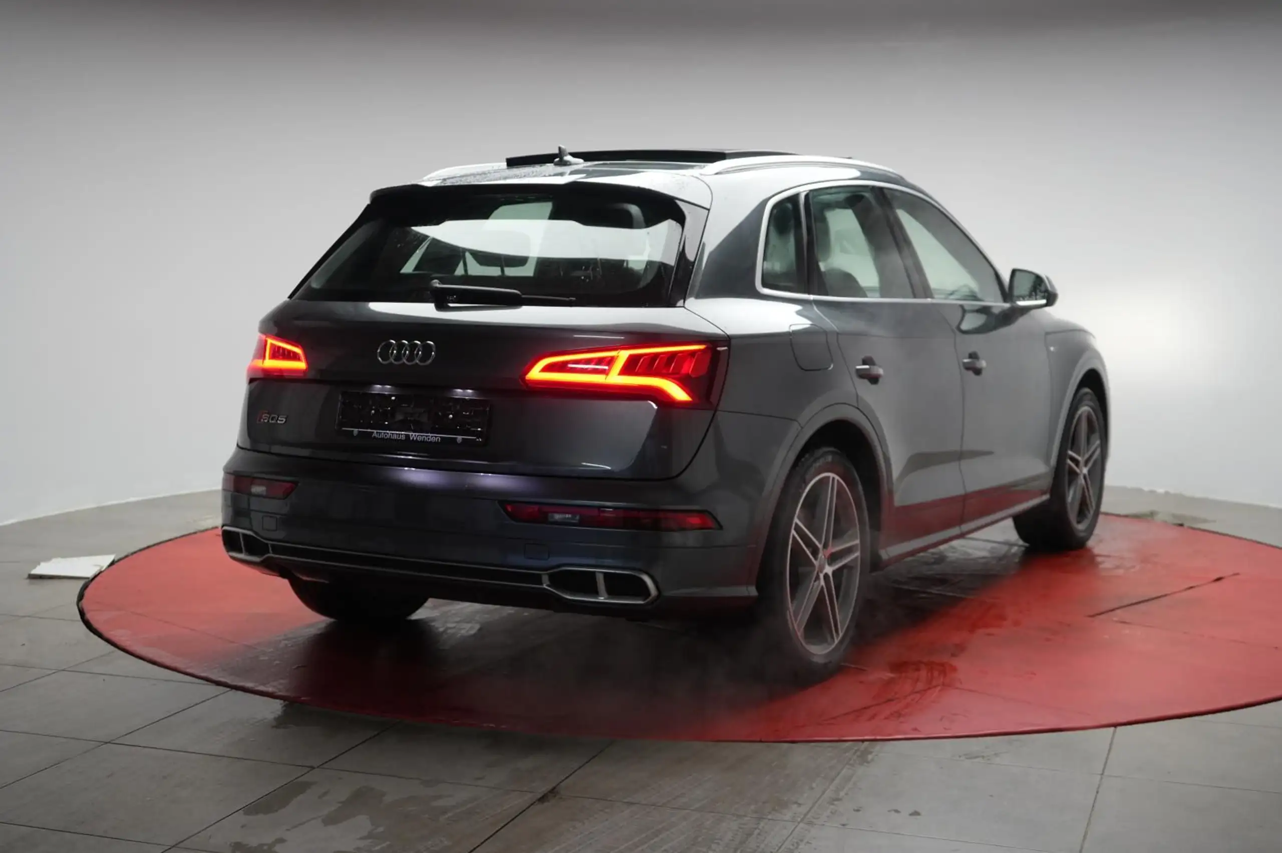 Audi - SQ5