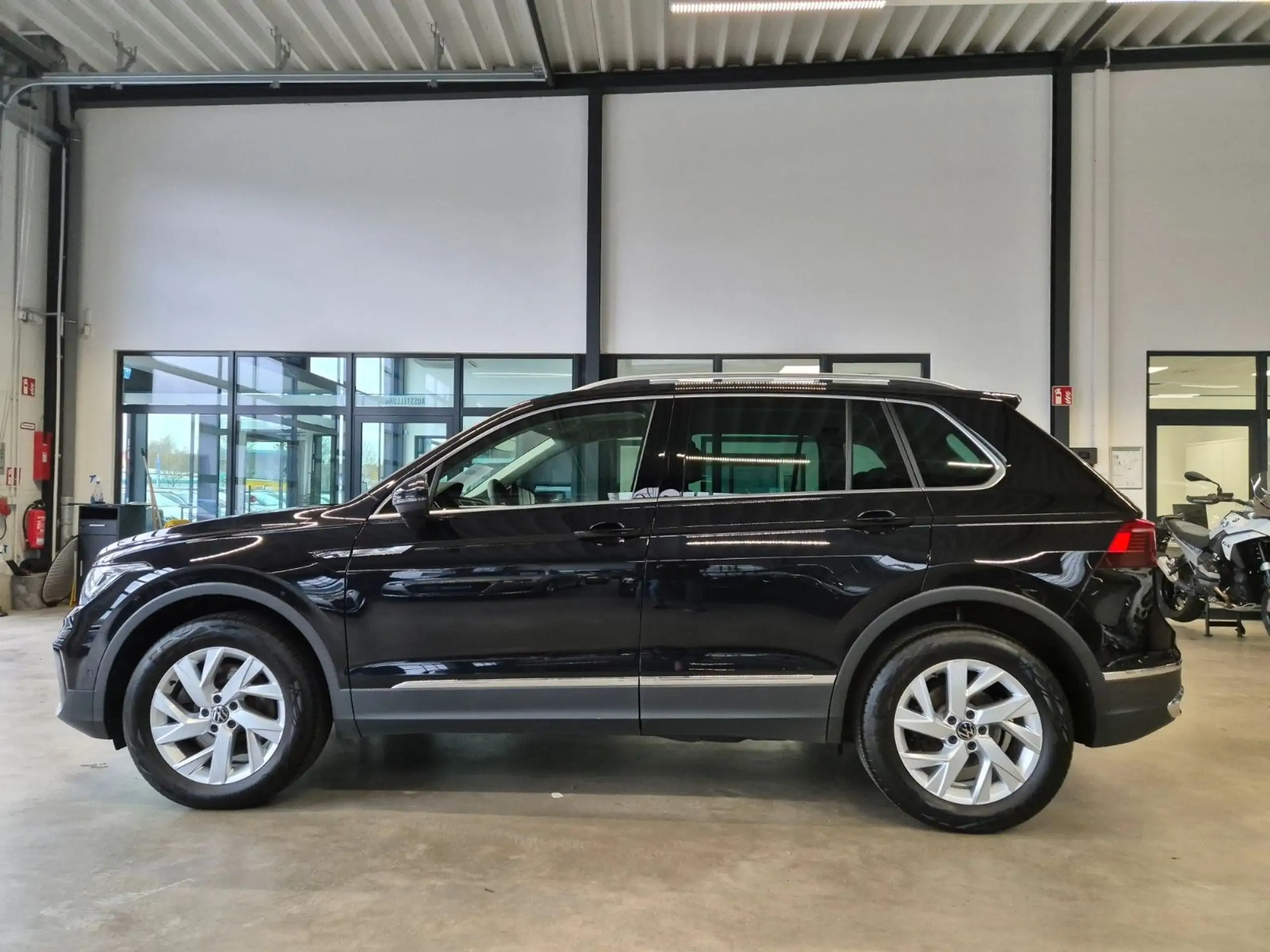 Volkswagen - Tiguan