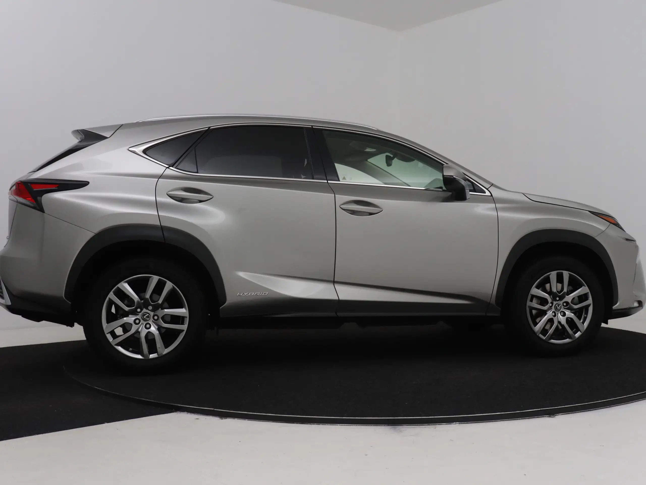 Lexus - NX 300h