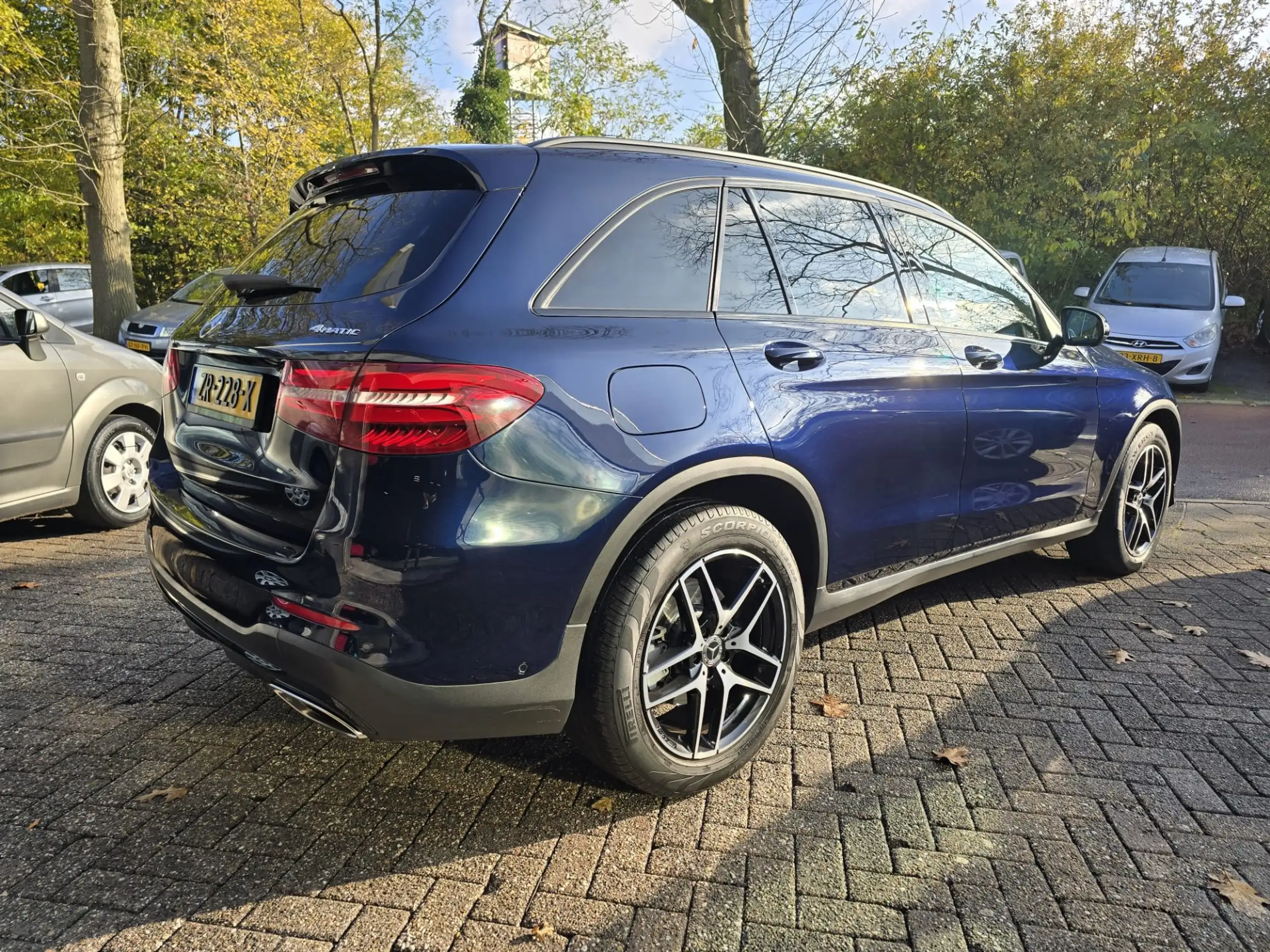 Mercedes-Benz - GLC 250